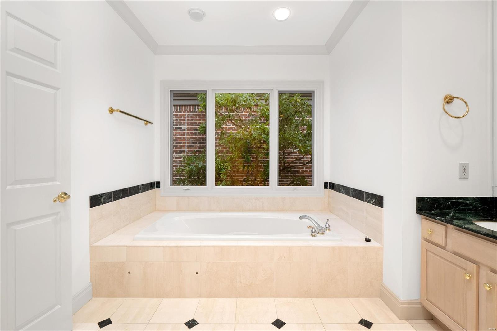 Clayton Lane - Residential