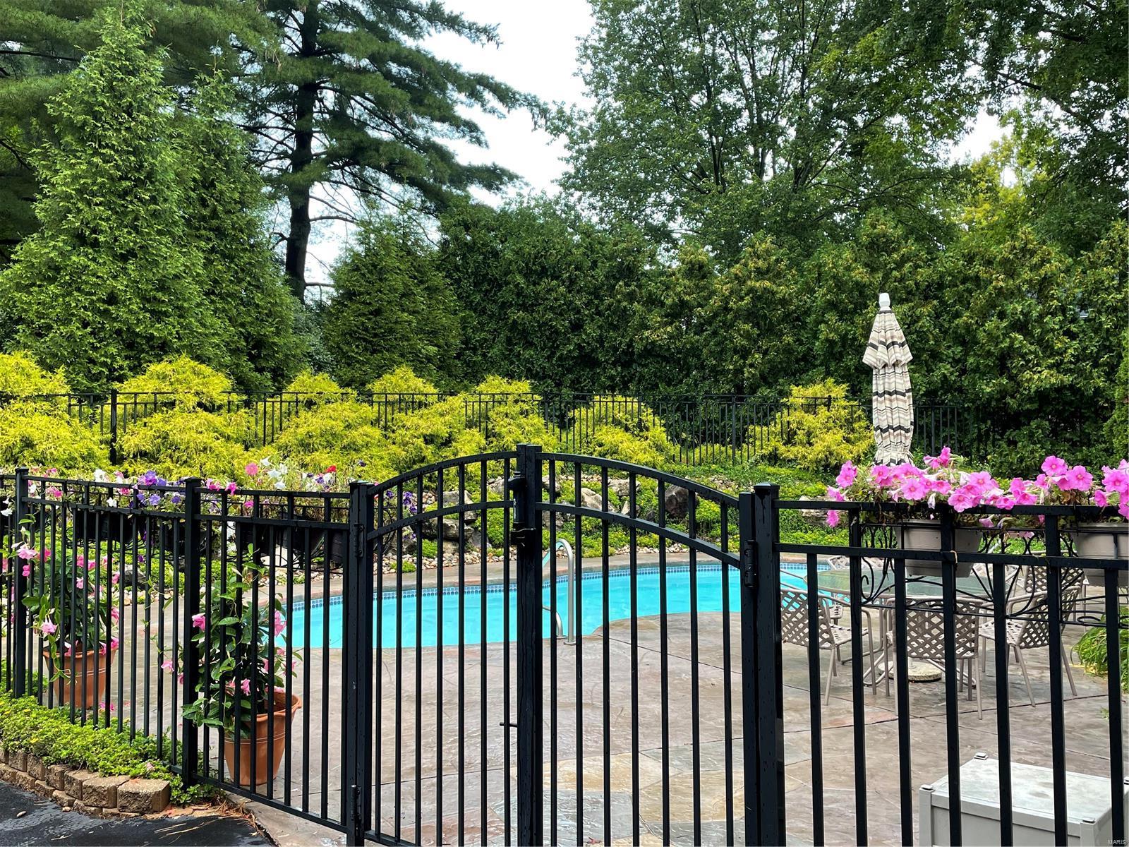 Pinecrest Manor Amd - Residential