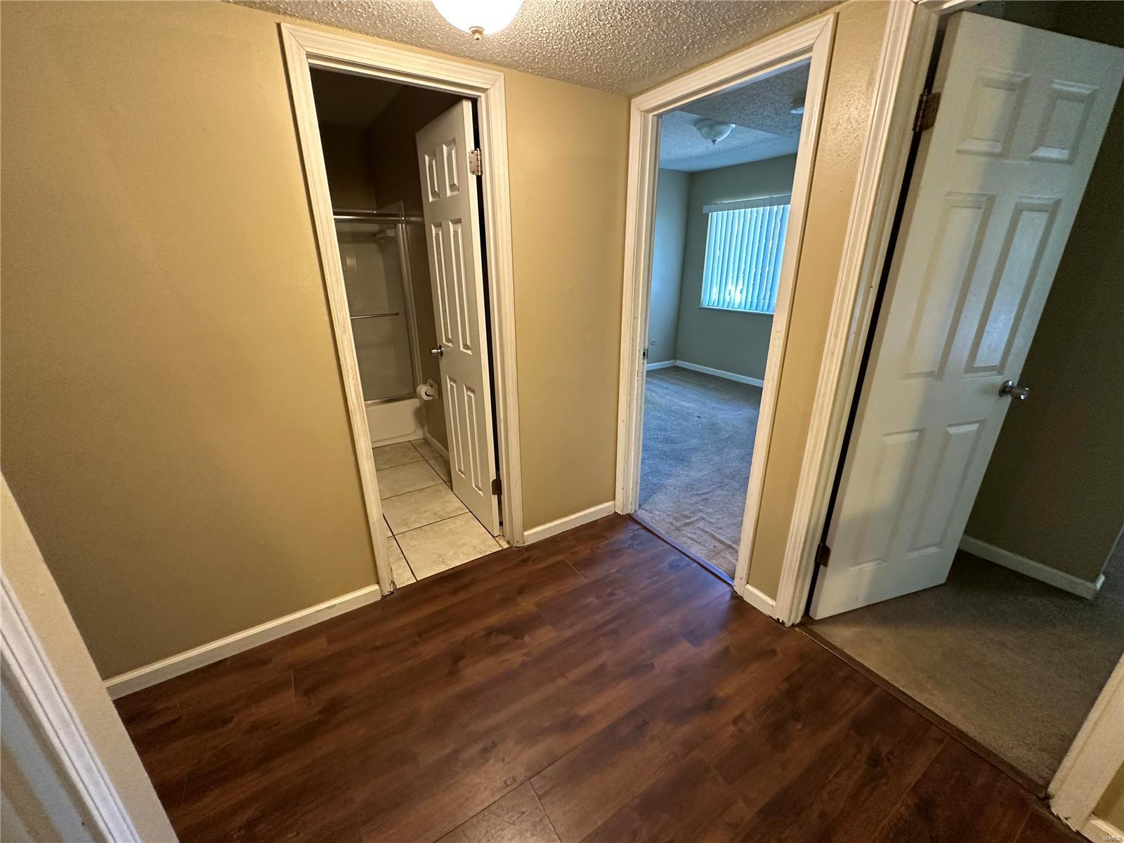 Florissant, Missouri 63033, United States, 3 Bedrooms Bedrooms, ,3 BathroomsBathrooms,Residential,Pending,40064