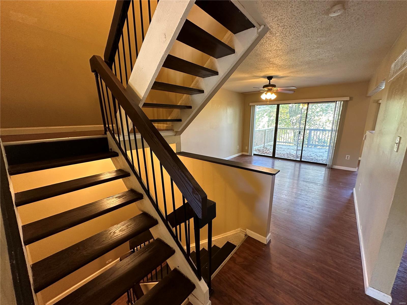 Florissant, Missouri 63033, United States, 3 Bedrooms Bedrooms, ,3 BathroomsBathrooms,Residential,Pending,40064