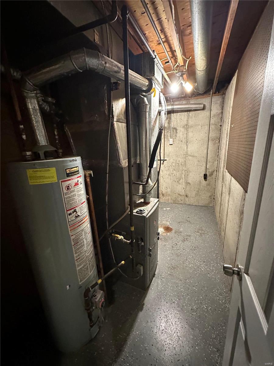 Florissant, Missouri 63033, United States, 3 Bedrooms Bedrooms, ,3 BathroomsBathrooms,Residential,Pending,40064