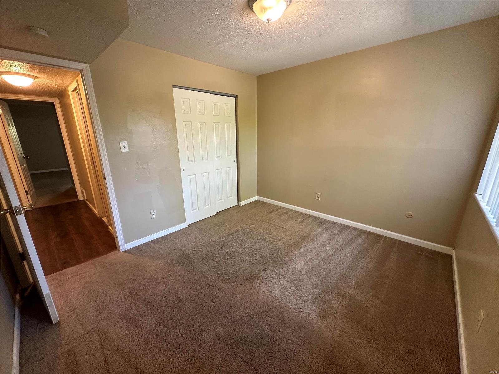 Florissant, Missouri 63033, United States, 3 Bedrooms Bedrooms, ,3 BathroomsBathrooms,Residential,Pending,40064