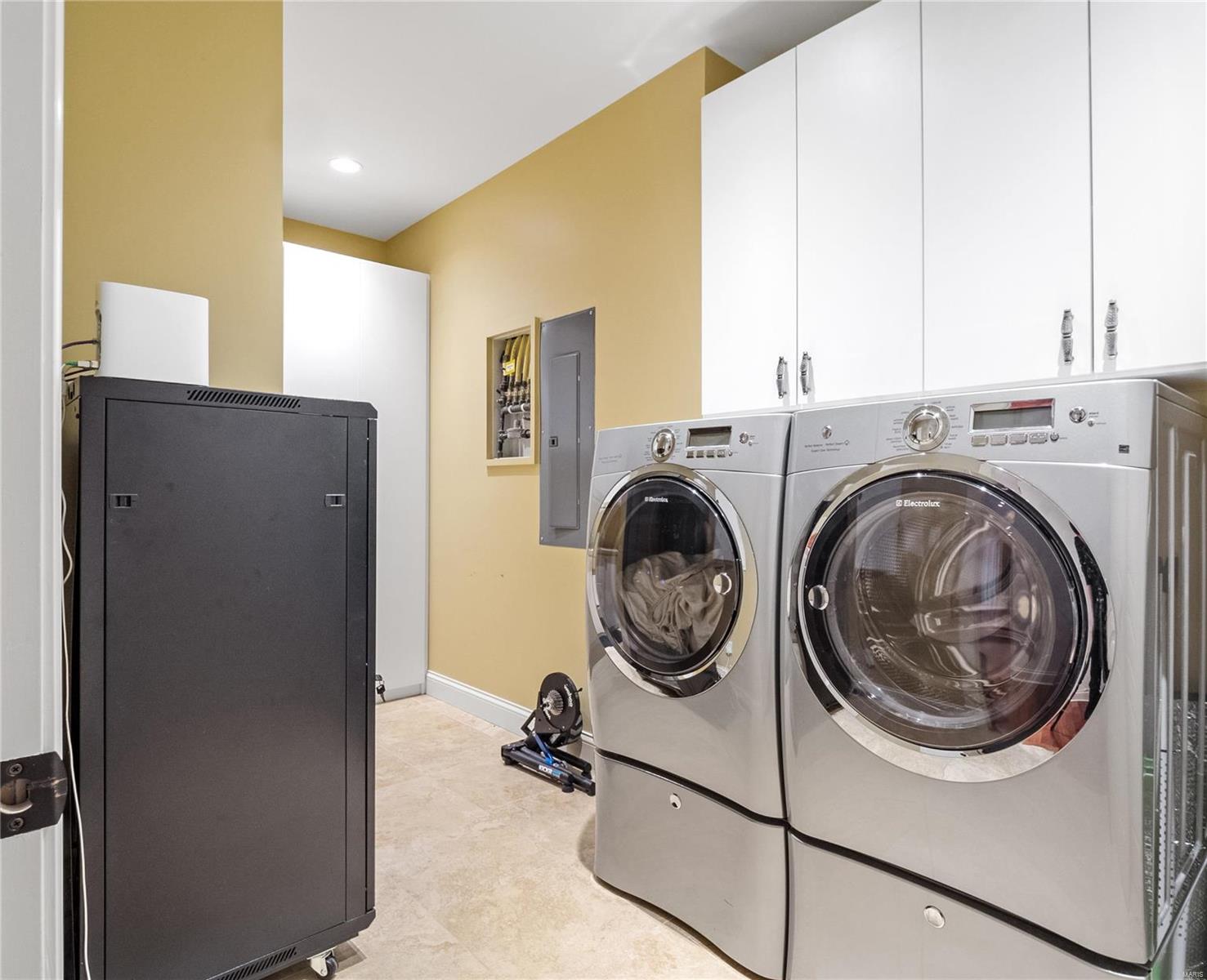 Crescent Condo - Residential