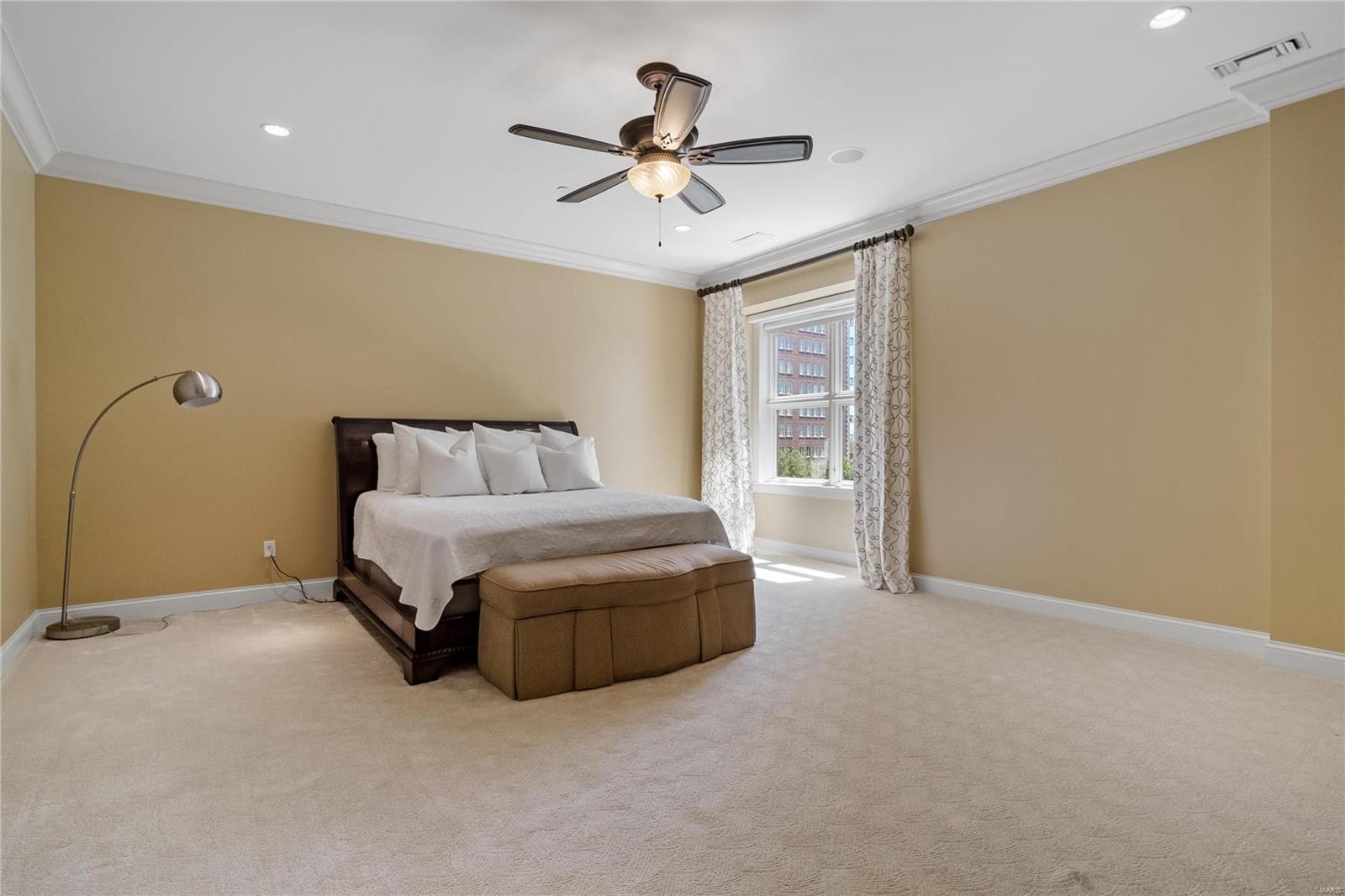 Crescent Condo - Residential