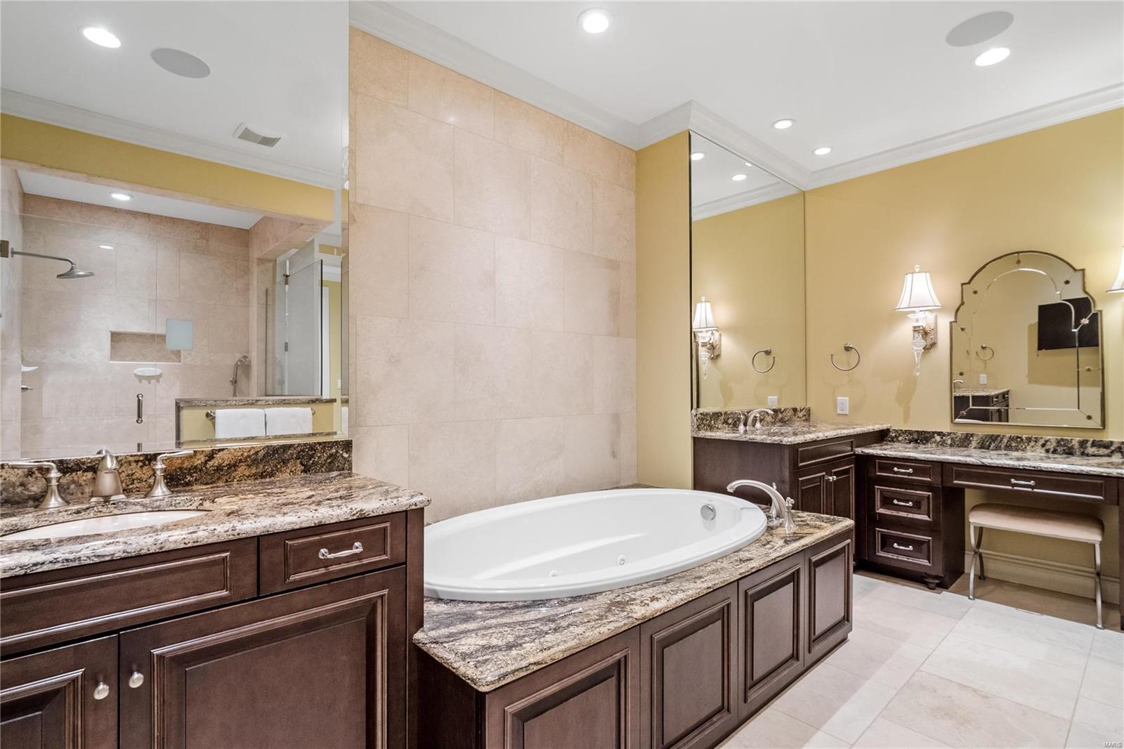 Crescent Condo - Residential