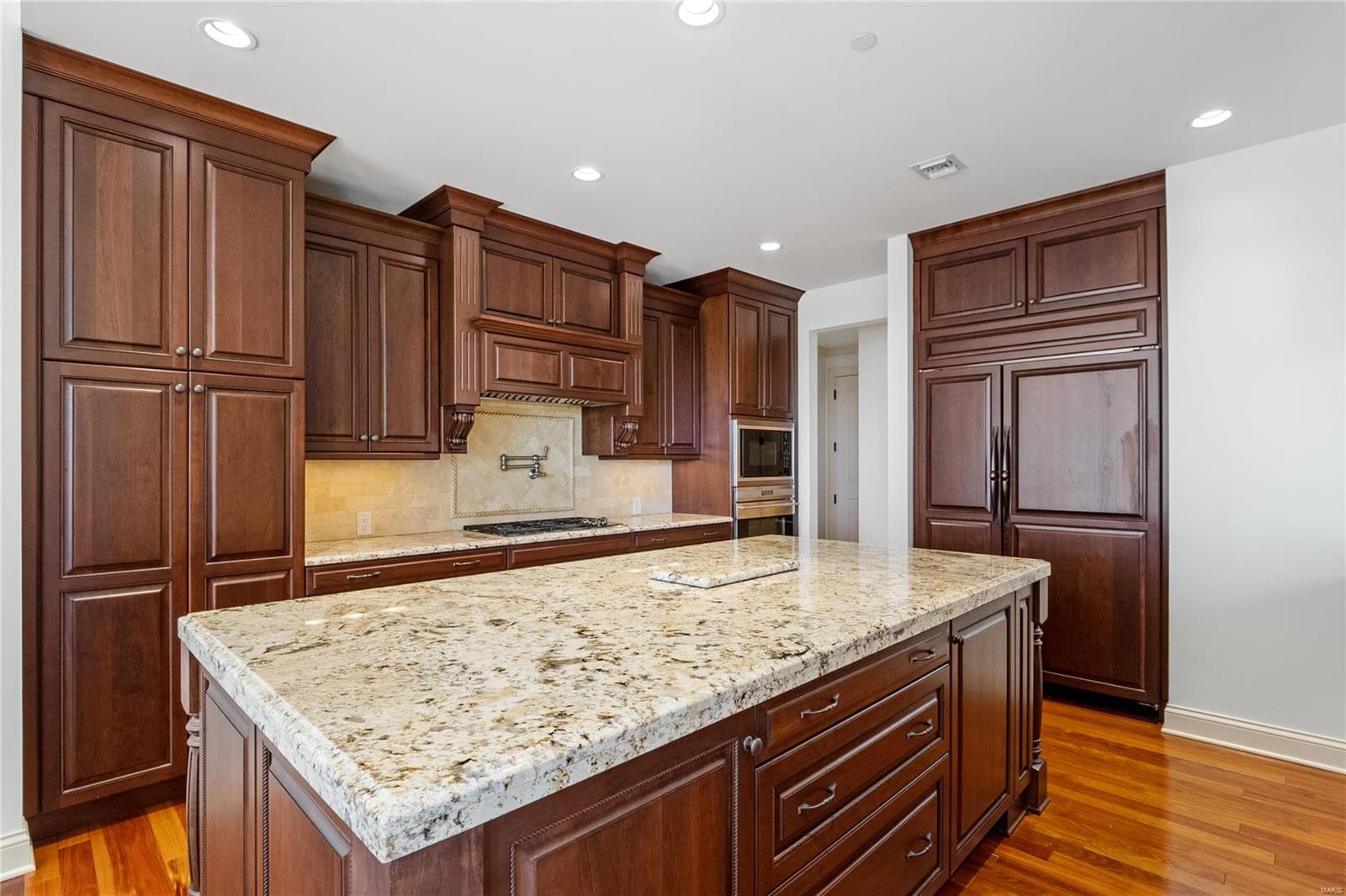 Crescent Condo - Residential