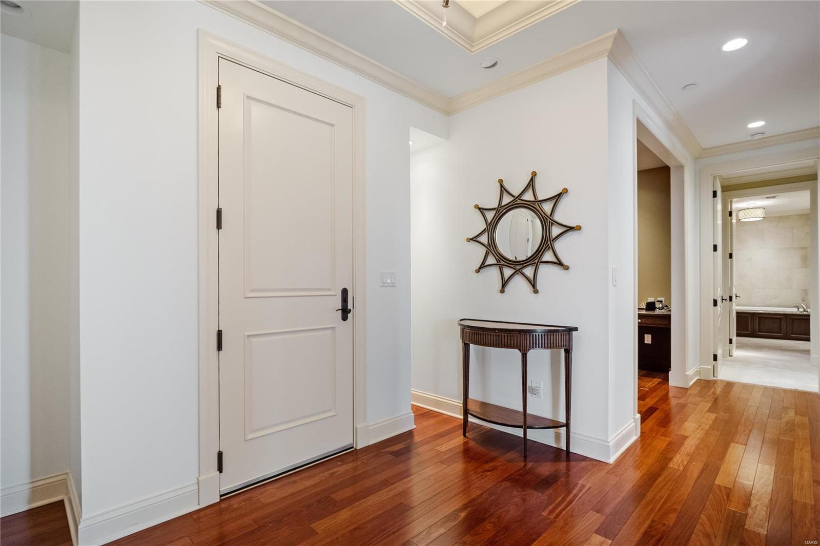 Crescent Condo - Residential