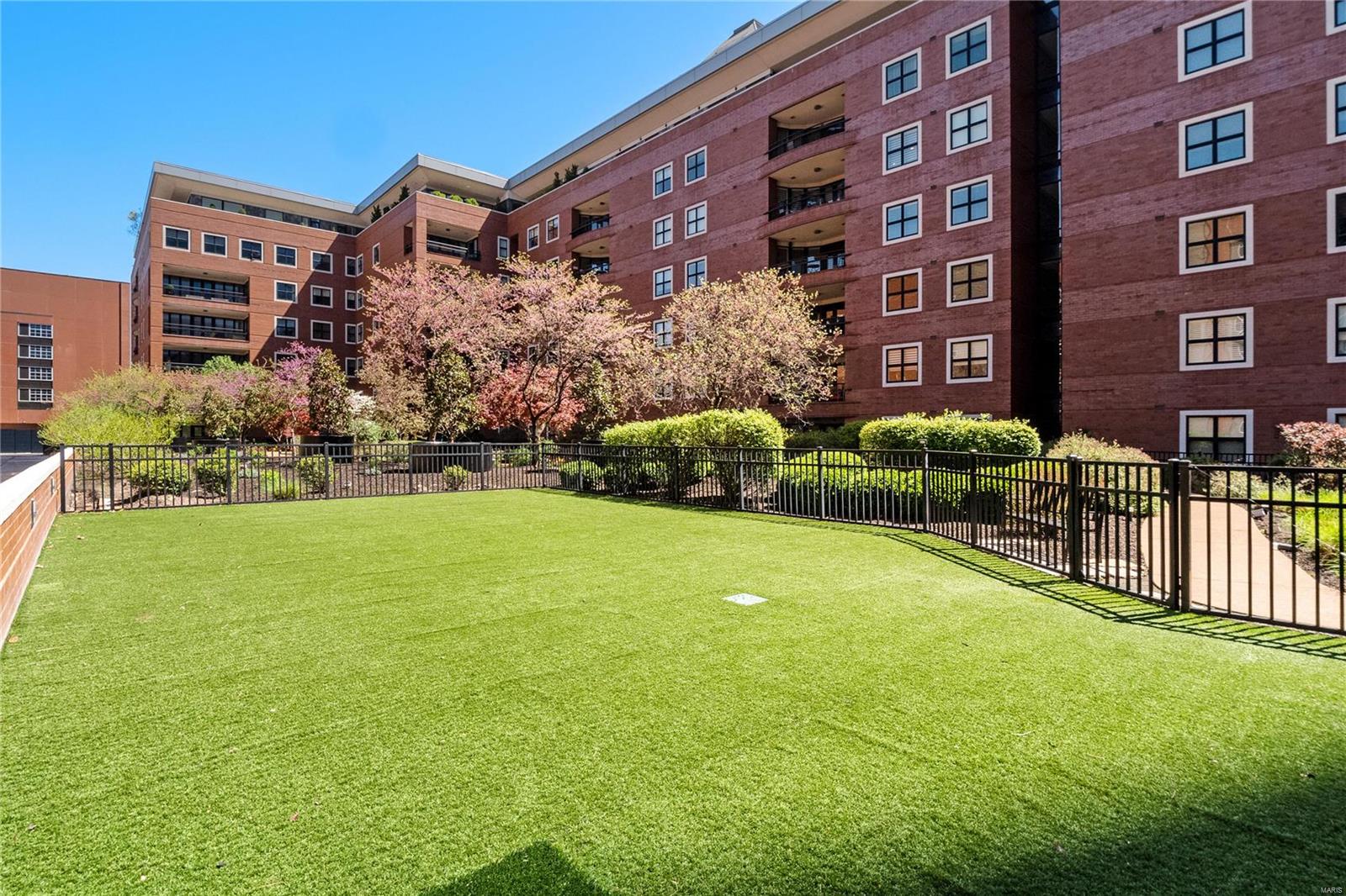 Crescent Condo - Residential