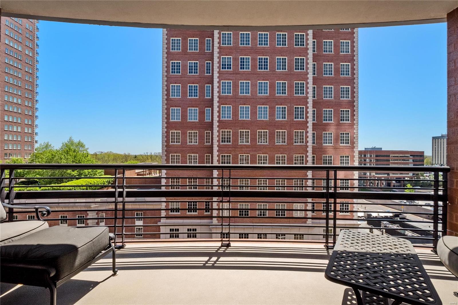 Crescent Condo - Residential