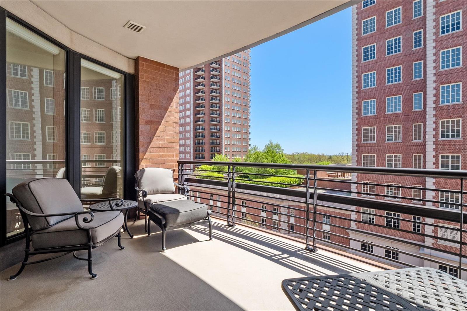 Crescent Condo - Residential