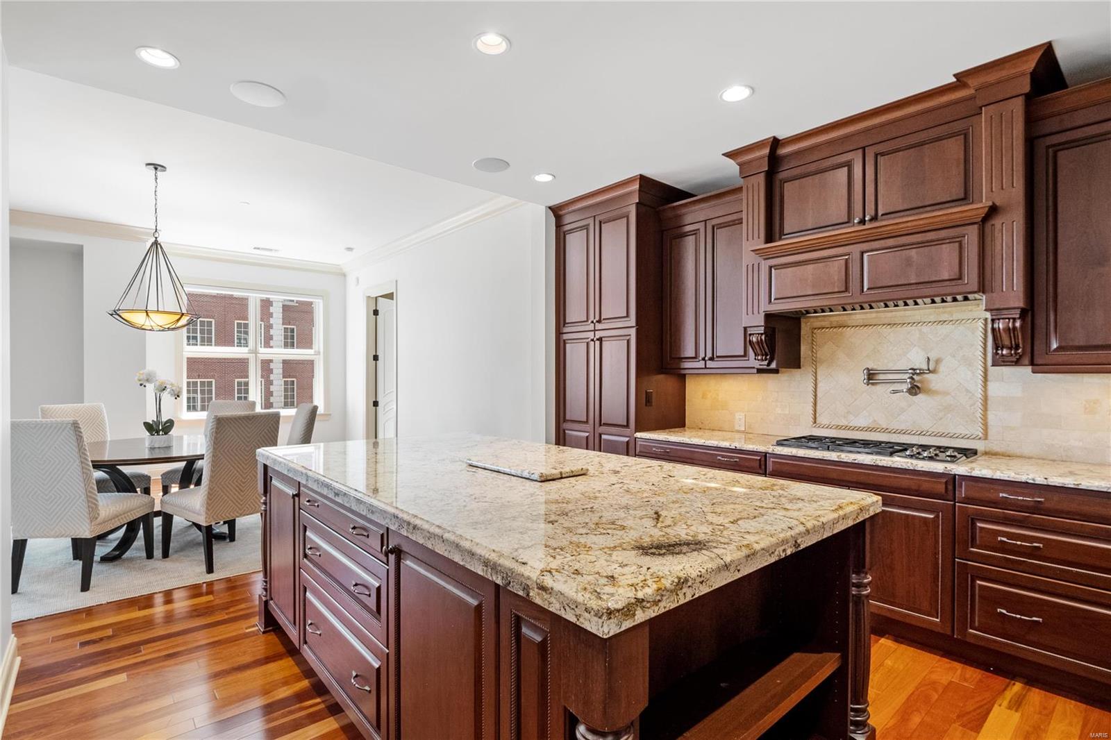 Crescent Condo - Residential