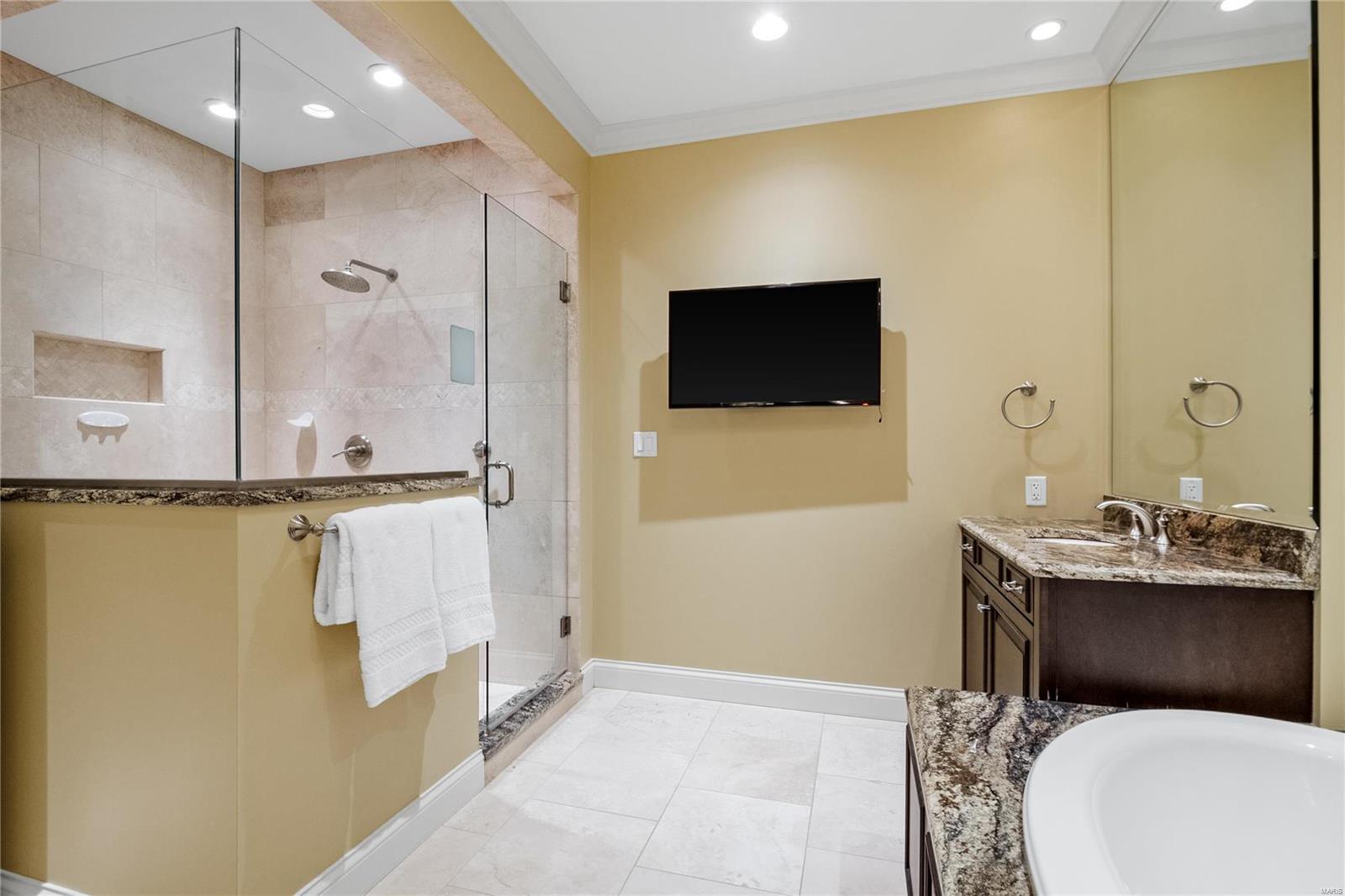 Crescent Condo - Residential