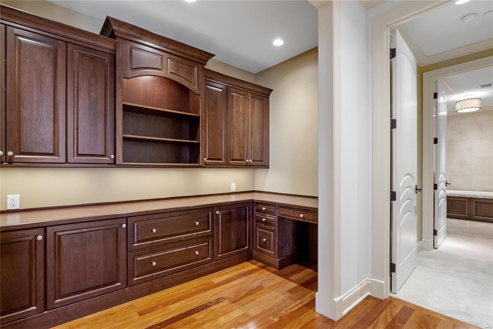 Crescent Condo - Residential