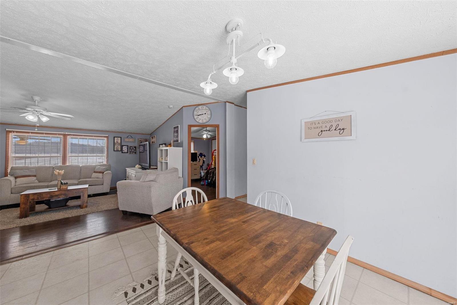 Winfield, Missouri 63389, United States, 3 Bedrooms Bedrooms, ,2 BathroomsBathrooms,Residential,Pending,1393