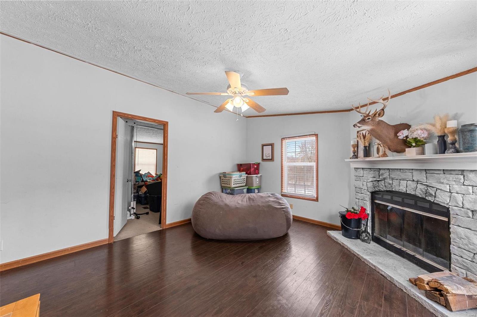 Winfield, Missouri 63389, United States, 3 Bedrooms Bedrooms, ,2 BathroomsBathrooms,Residential,Pending,1393