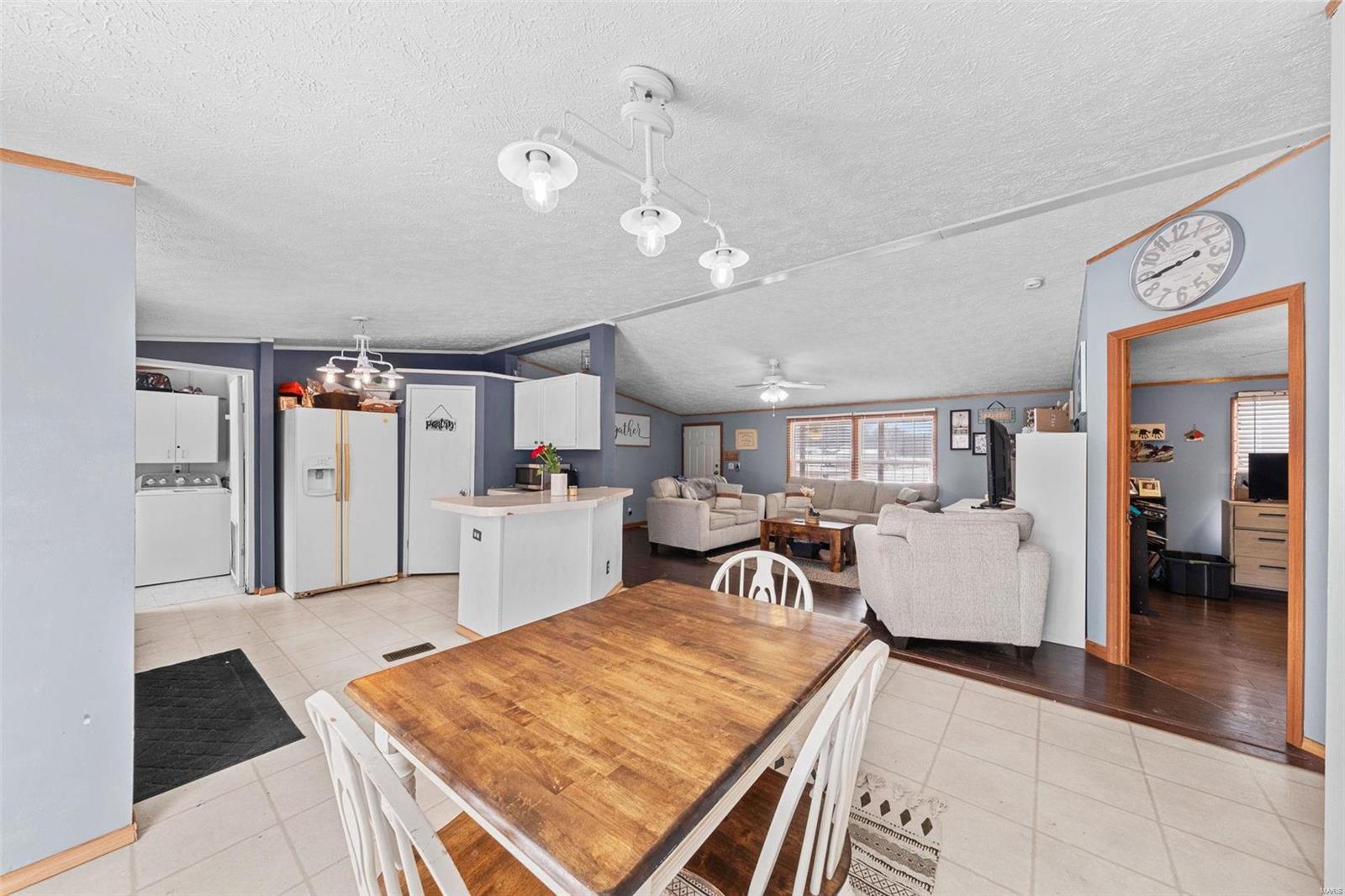 Winfield, Missouri 63389, United States, 3 Bedrooms Bedrooms, ,2 BathroomsBathrooms,Residential,Pending,1393