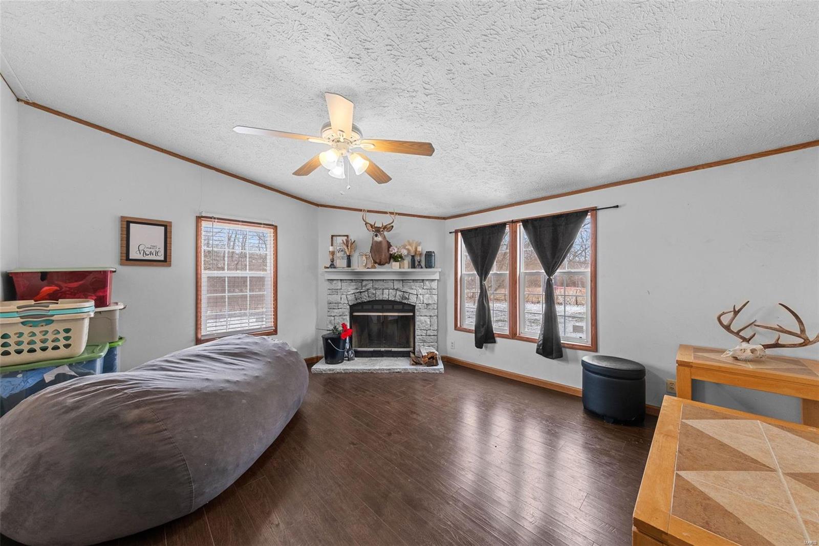 Winfield, Missouri 63389, United States, 3 Bedrooms Bedrooms, ,2 BathroomsBathrooms,Residential,Pending,1393