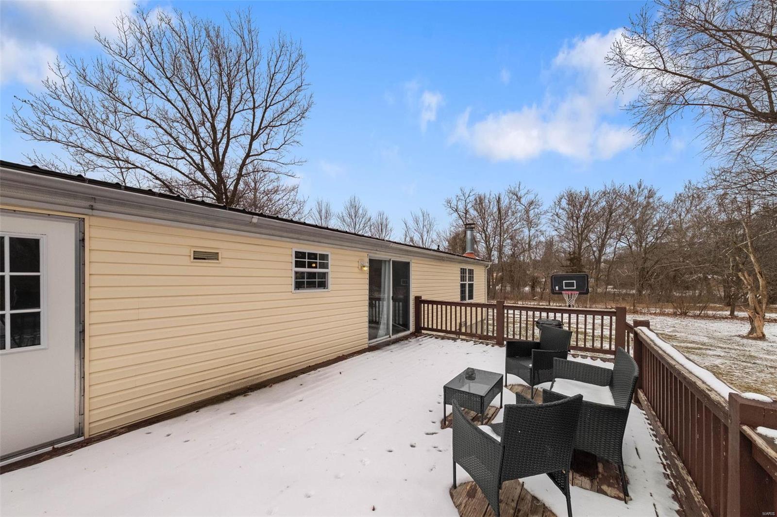 Winfield, Missouri 63389, United States, 3 Bedrooms Bedrooms, ,2 BathroomsBathrooms,Residential,Pending,1393