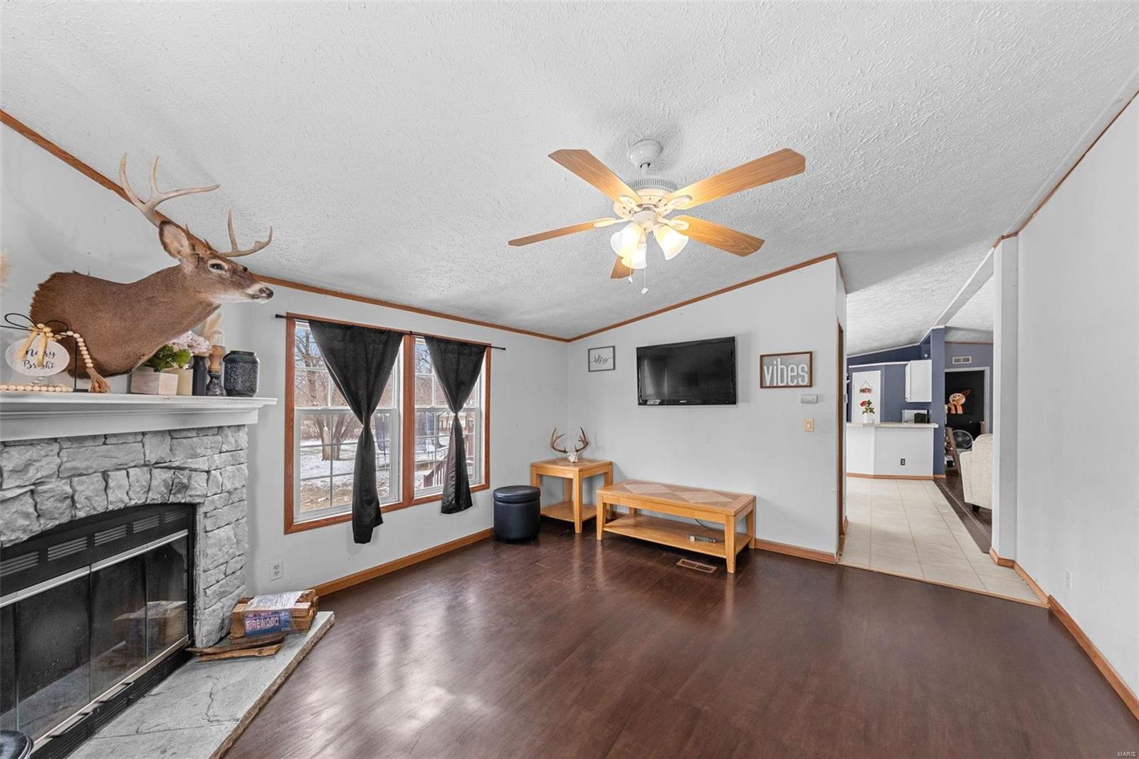 Winfield, Missouri 63389, United States, 3 Bedrooms Bedrooms, ,2 BathroomsBathrooms,Residential,Pending,1393