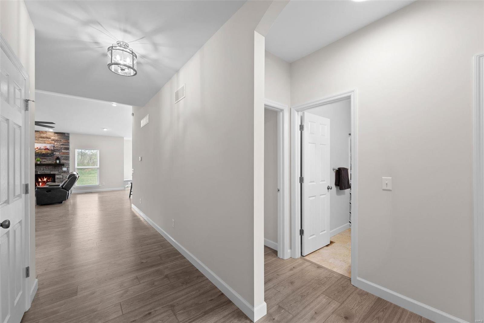 Westhampton Woods 01 - Residential