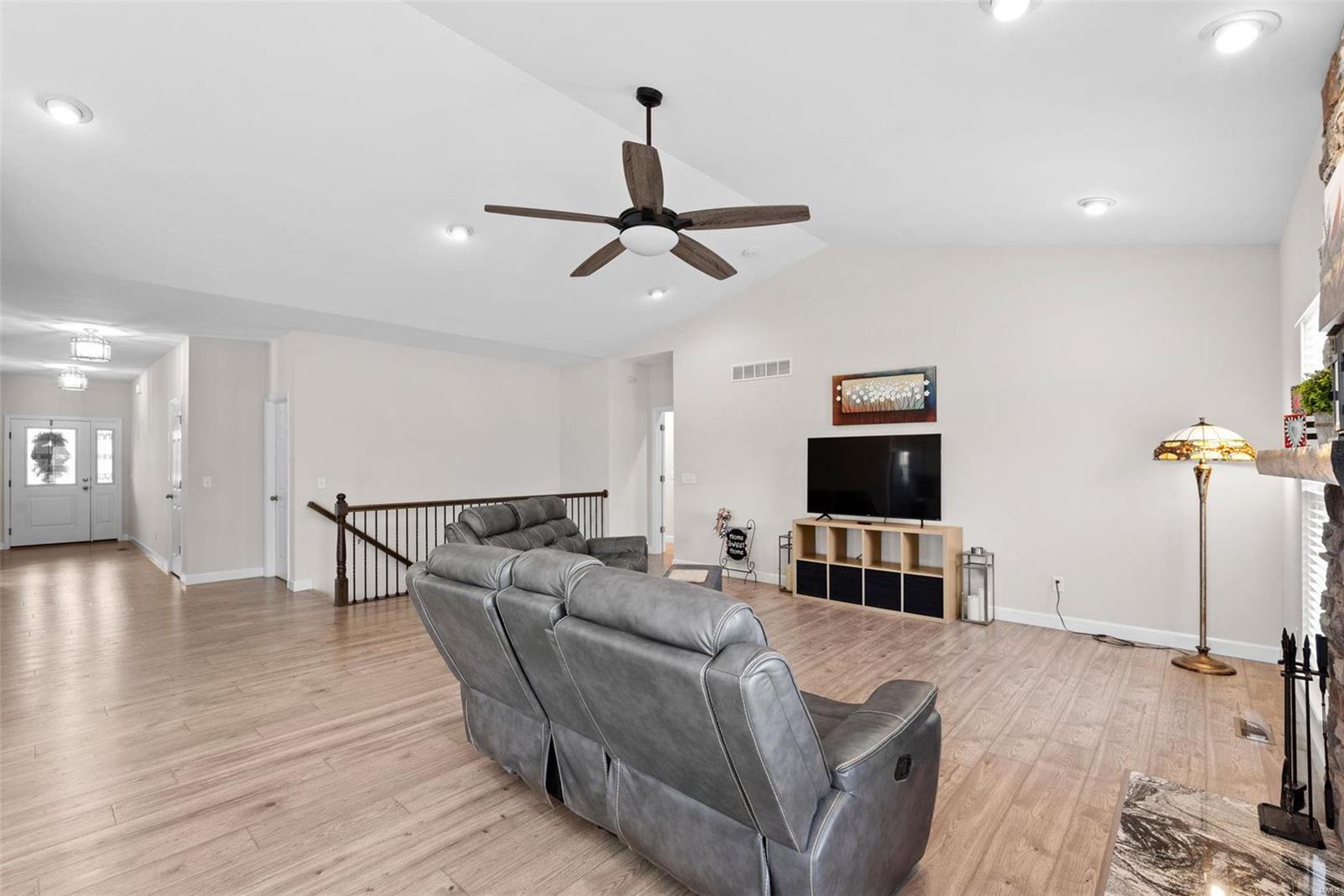 Westhampton Woods 01 - Residential