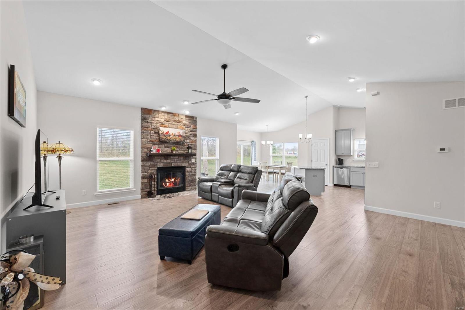 Westhampton Woods 01 - Residential