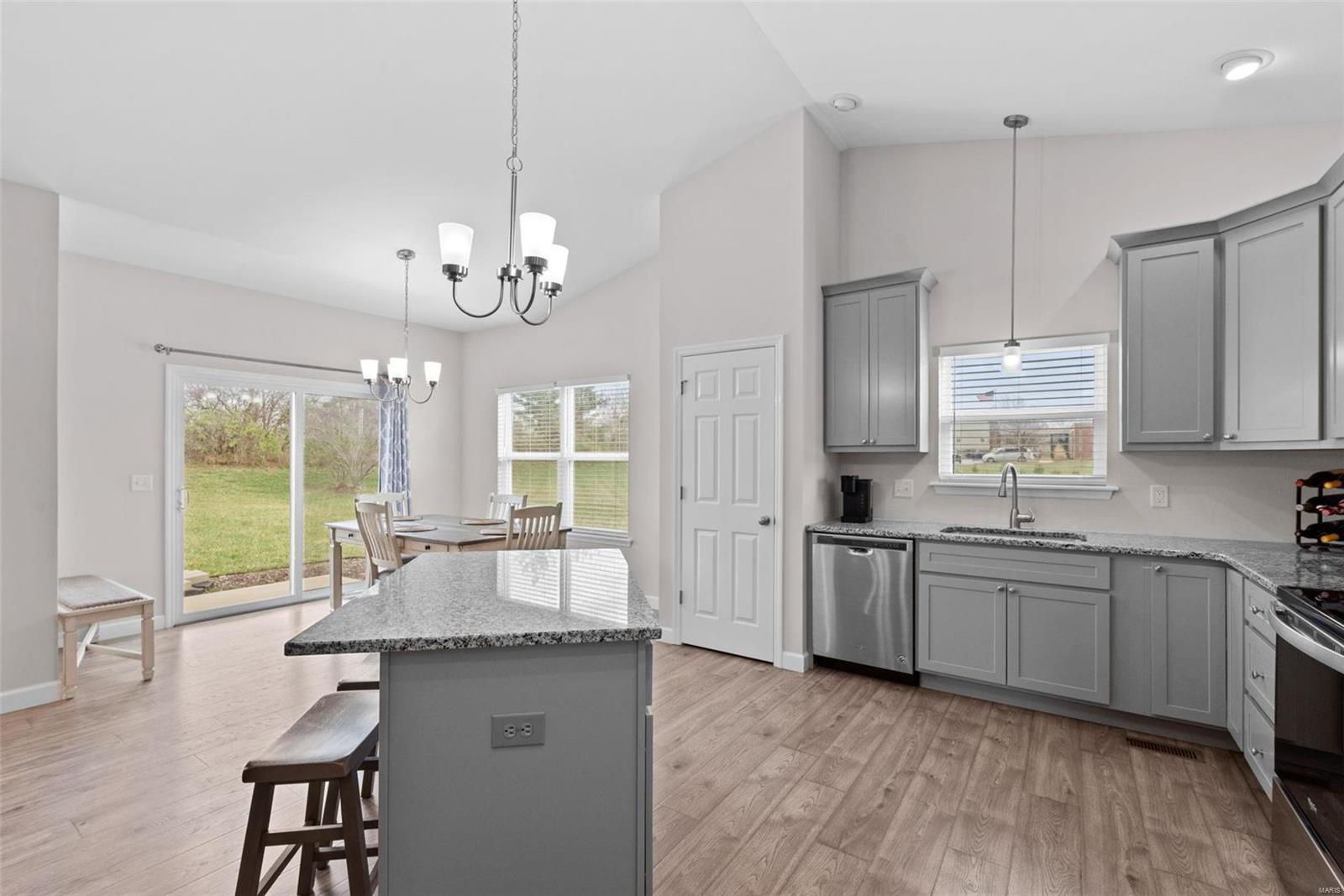 Westhampton Woods 01 - Residential