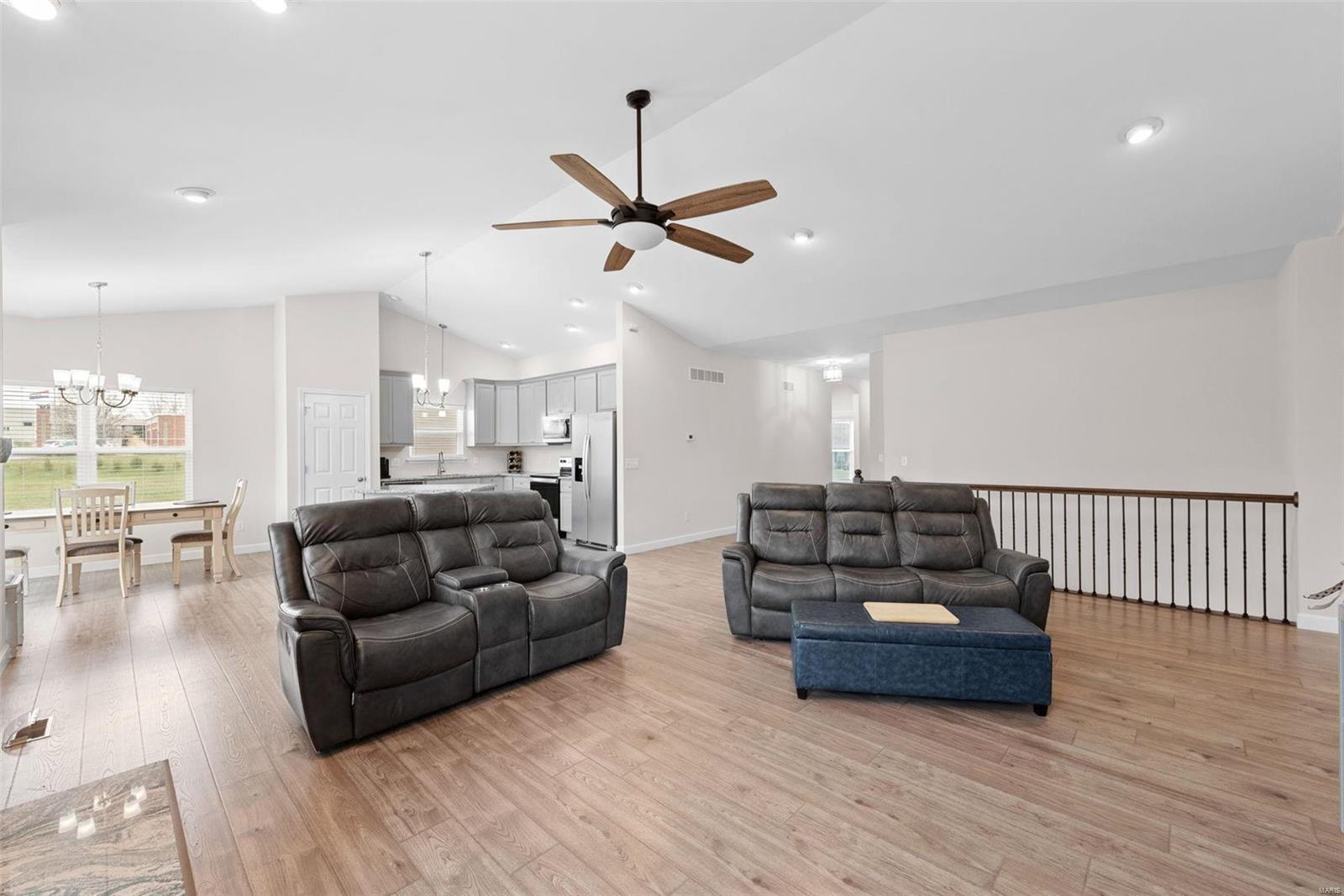 Westhampton Woods 01 - Residential