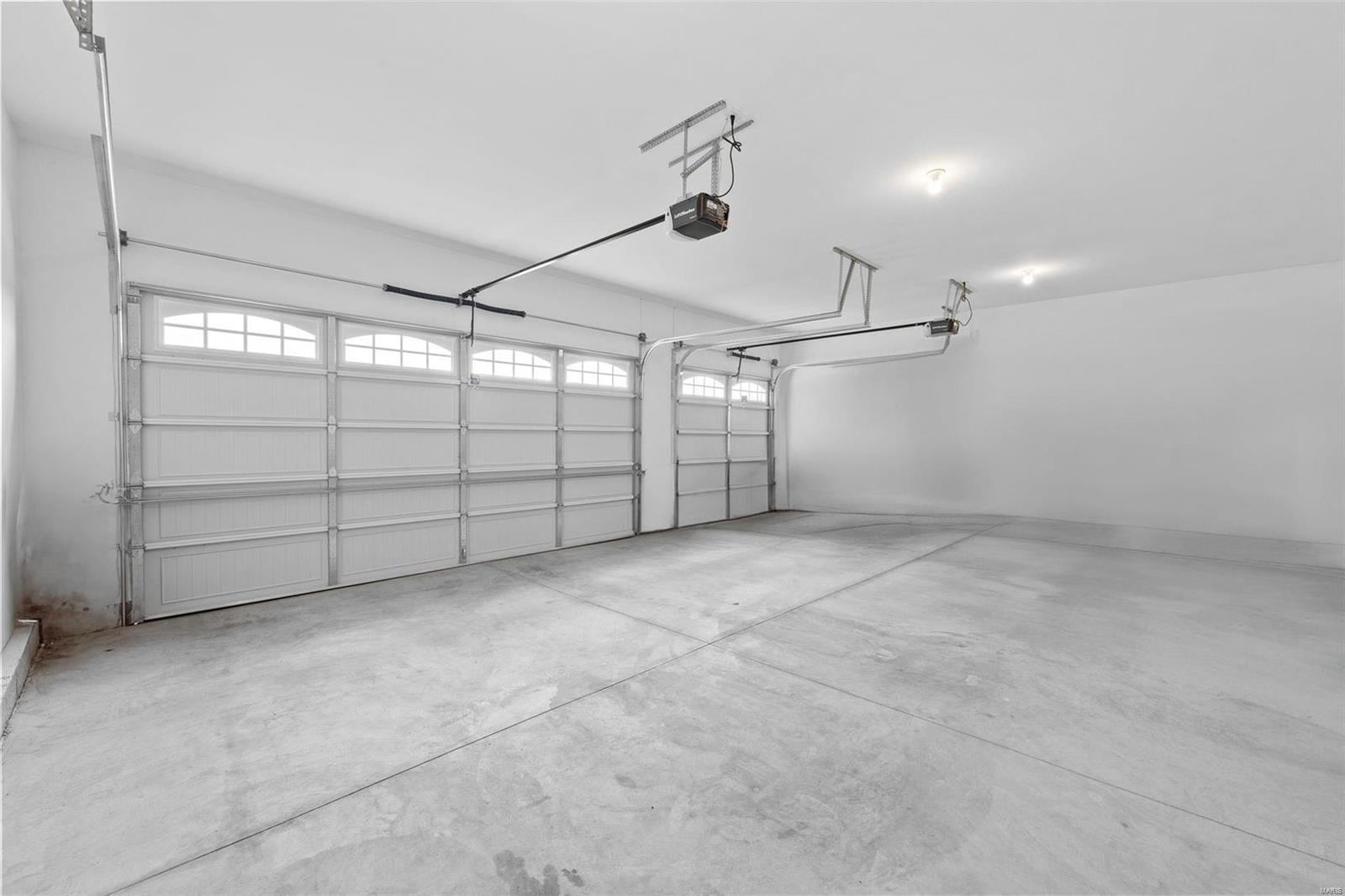 Westhampton Woods 01 - Residential