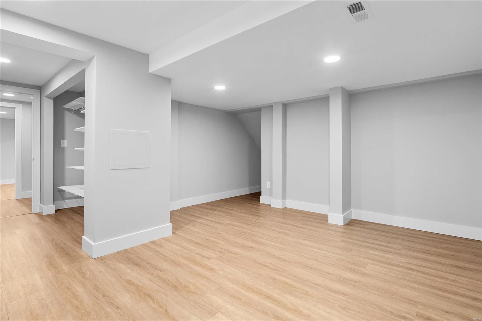 Windmoor Place South - Residential