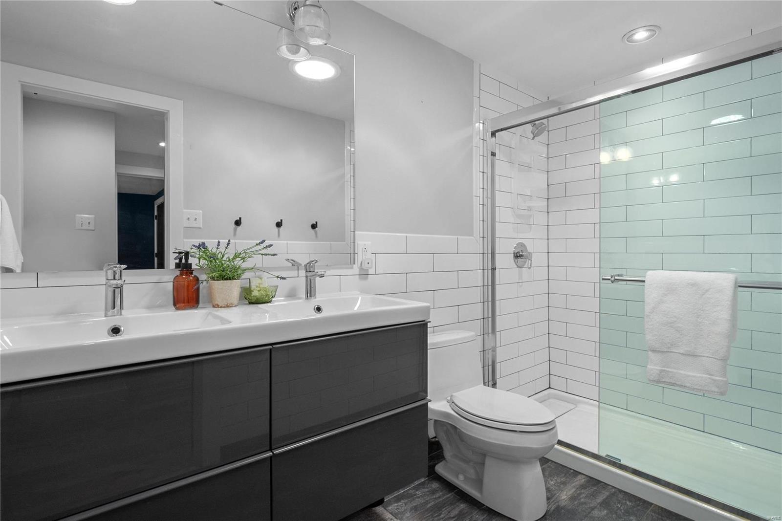 Windmoor Place South - Residential