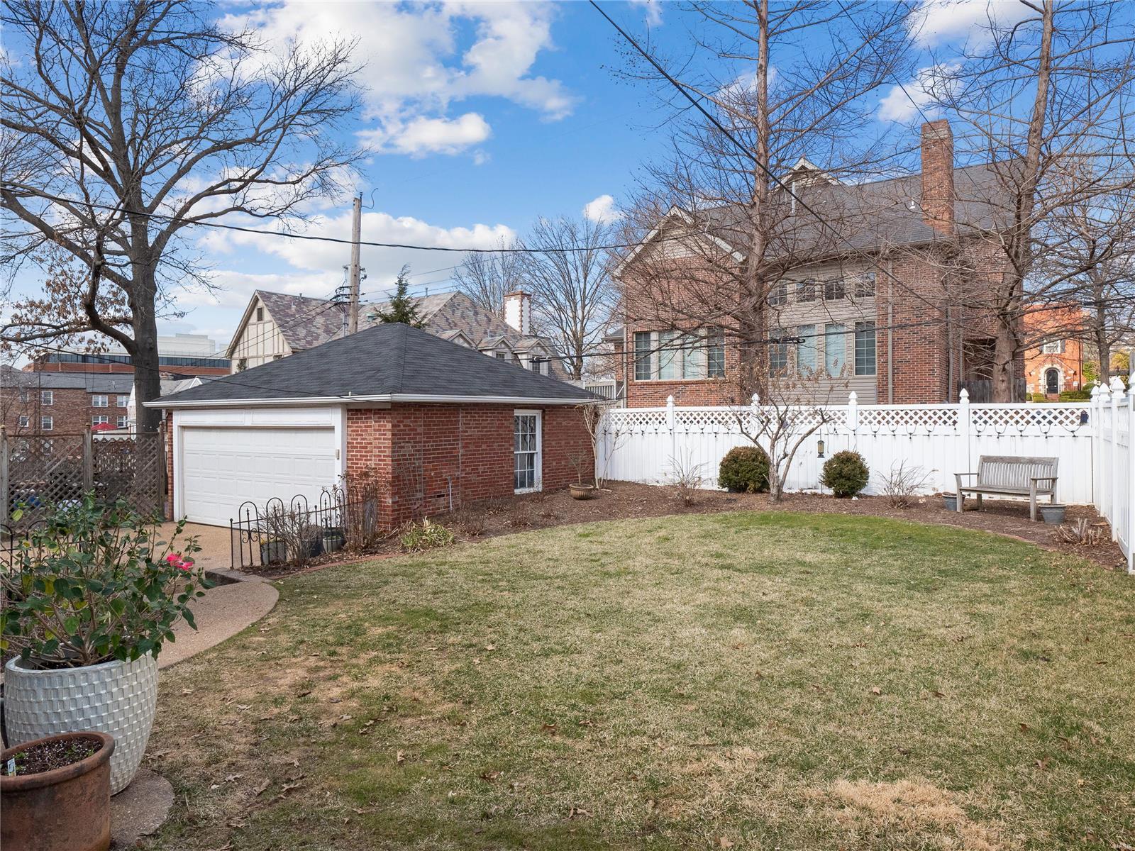 Davis Place - Residential