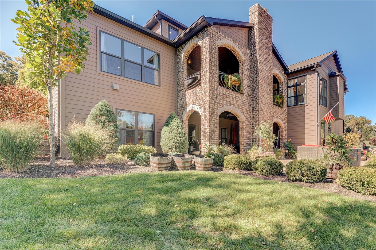 Stonehenge Manor 1 - Residential