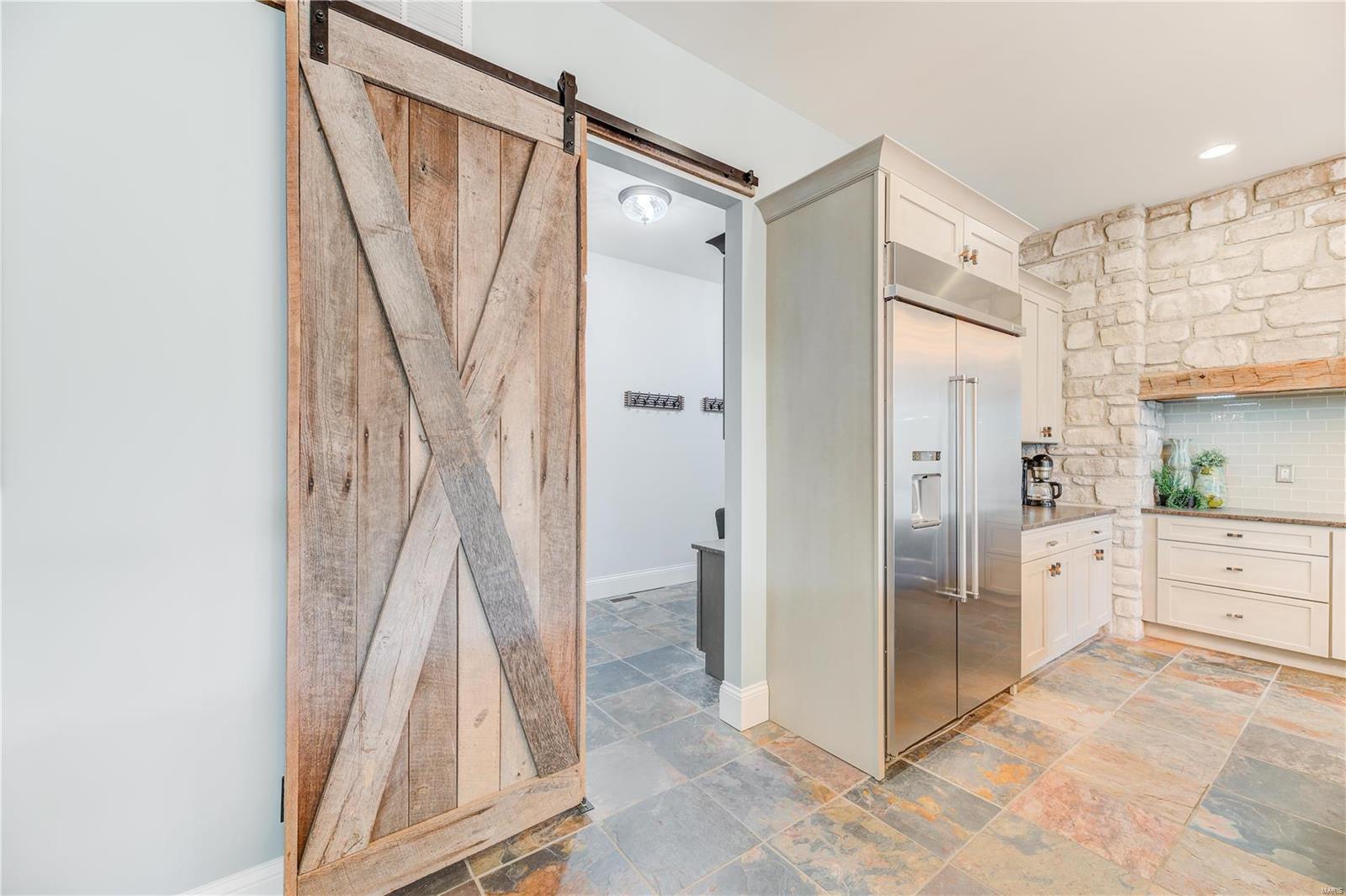 Stonehenge Manor 1 - Residential