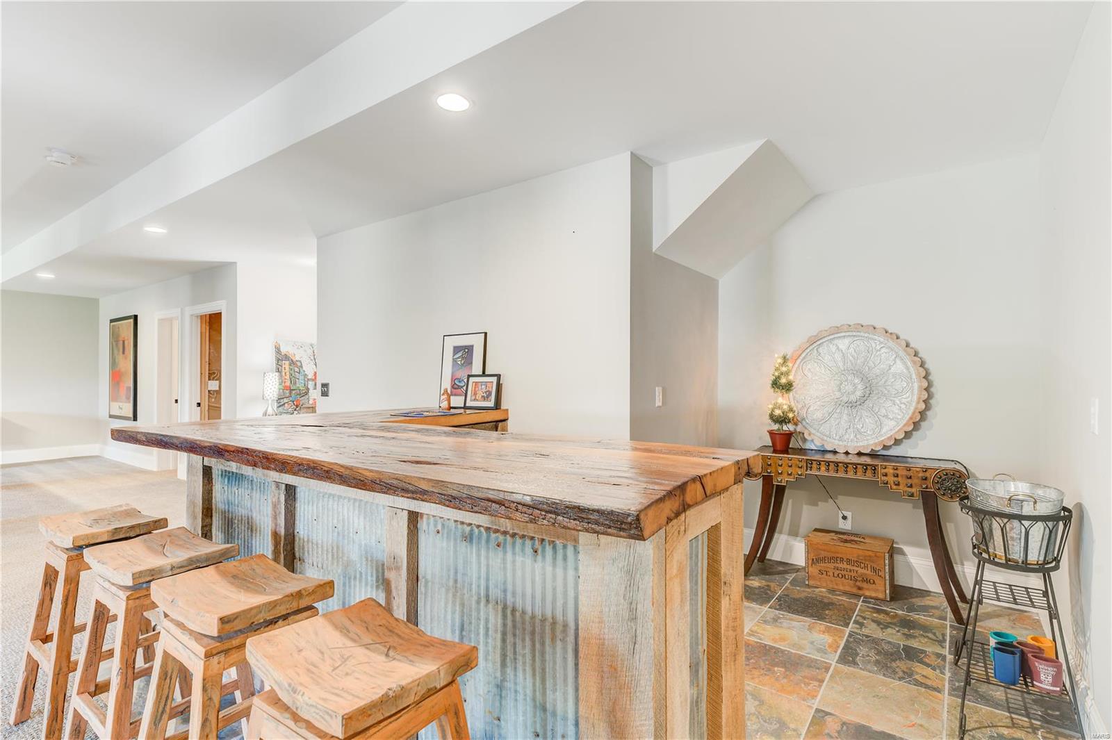 Stonehenge Manor 1 - Residential