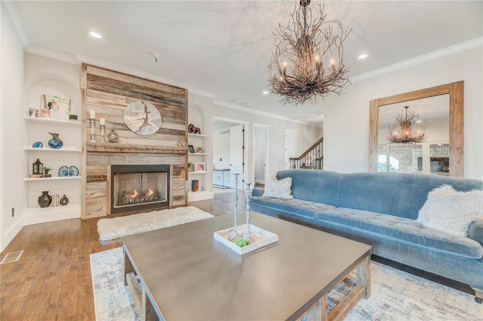 Stonehenge Manor 1 - Residential