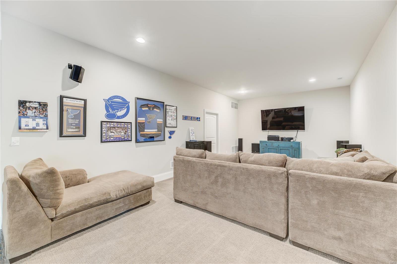 Stonehenge Manor 1 - Residential