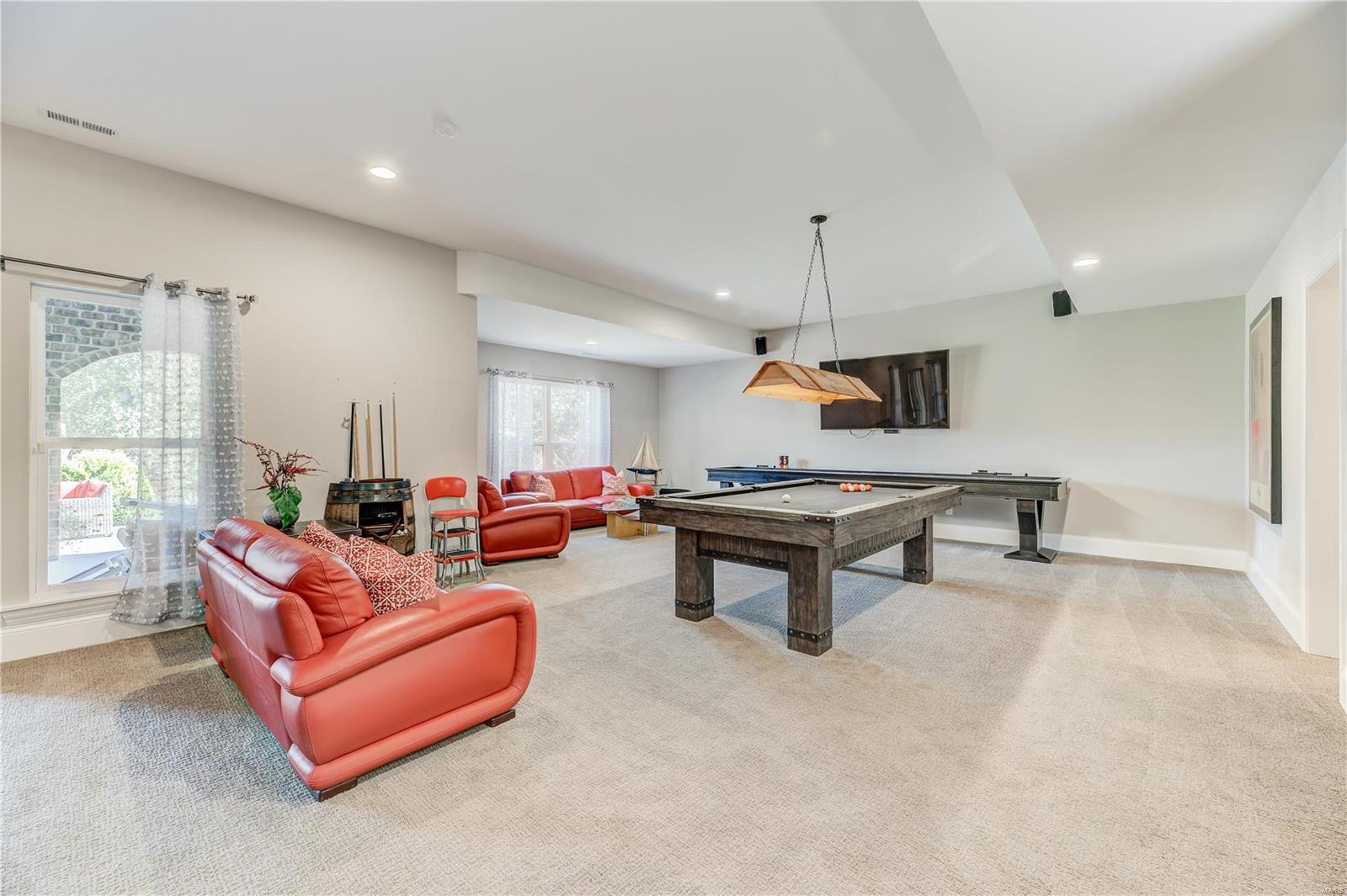 Stonehenge Manor 1 - Residential