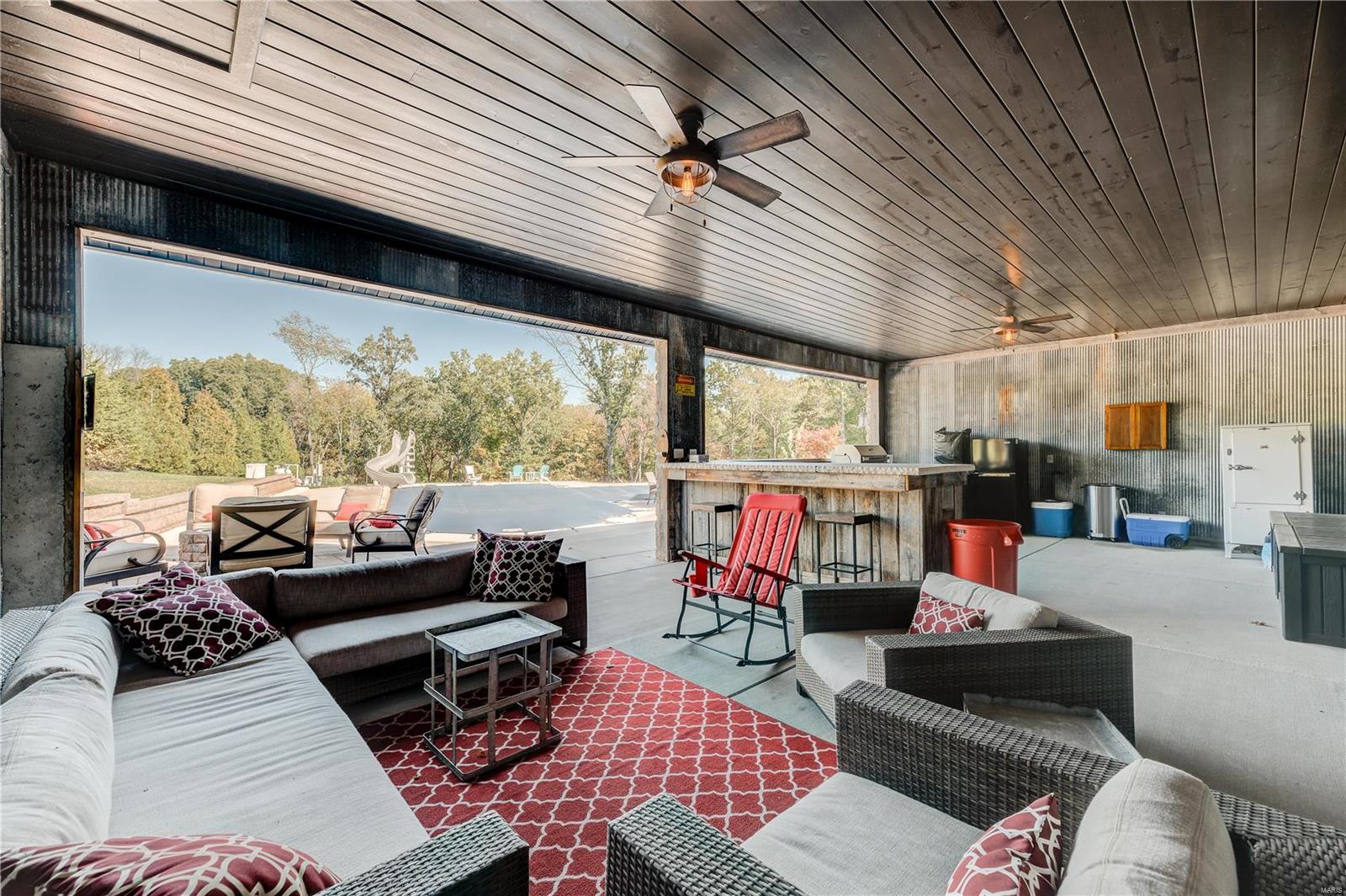 Stonehenge Manor 1 - Residential