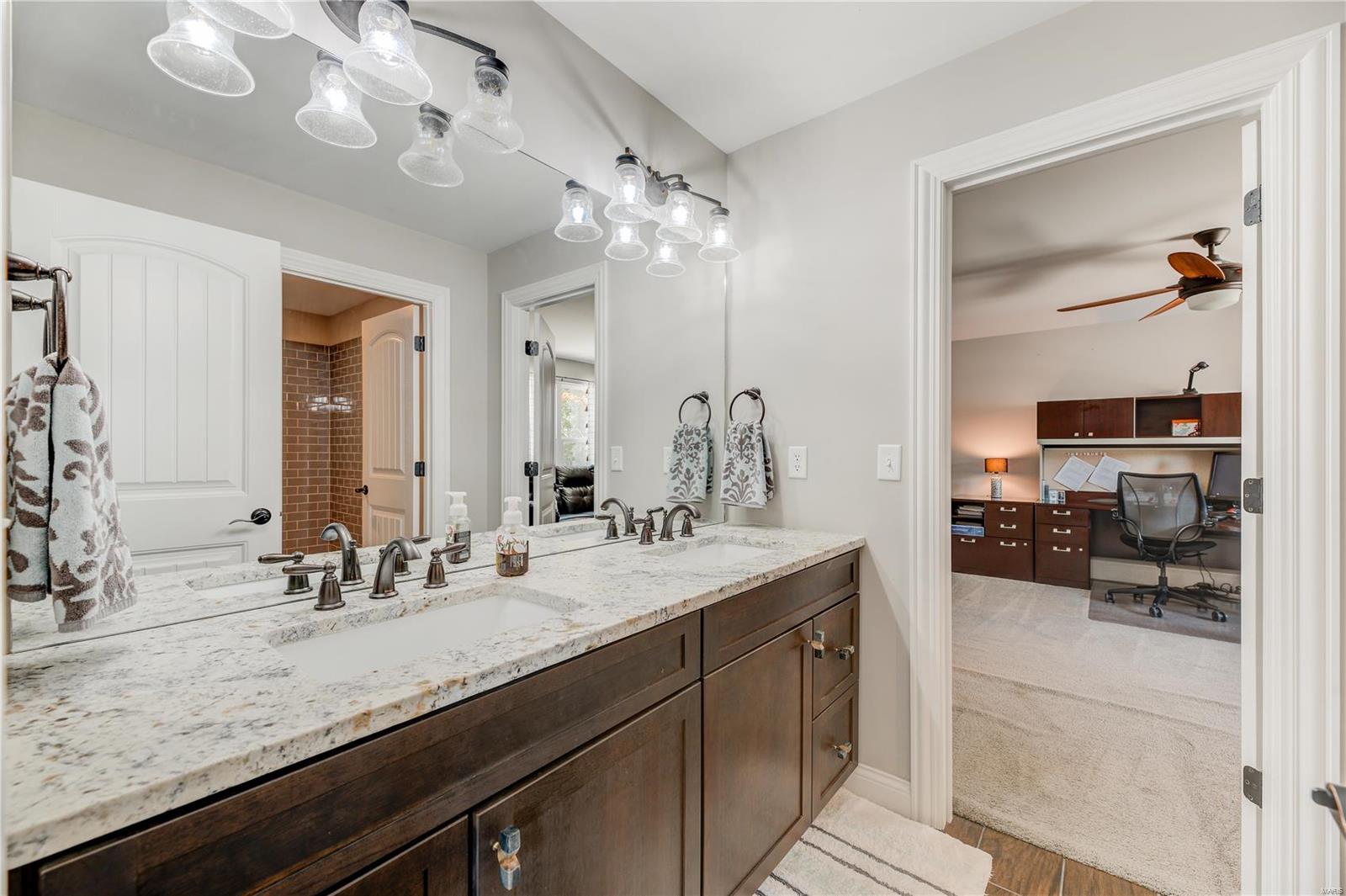 Stonehenge Manor 1 - Residential