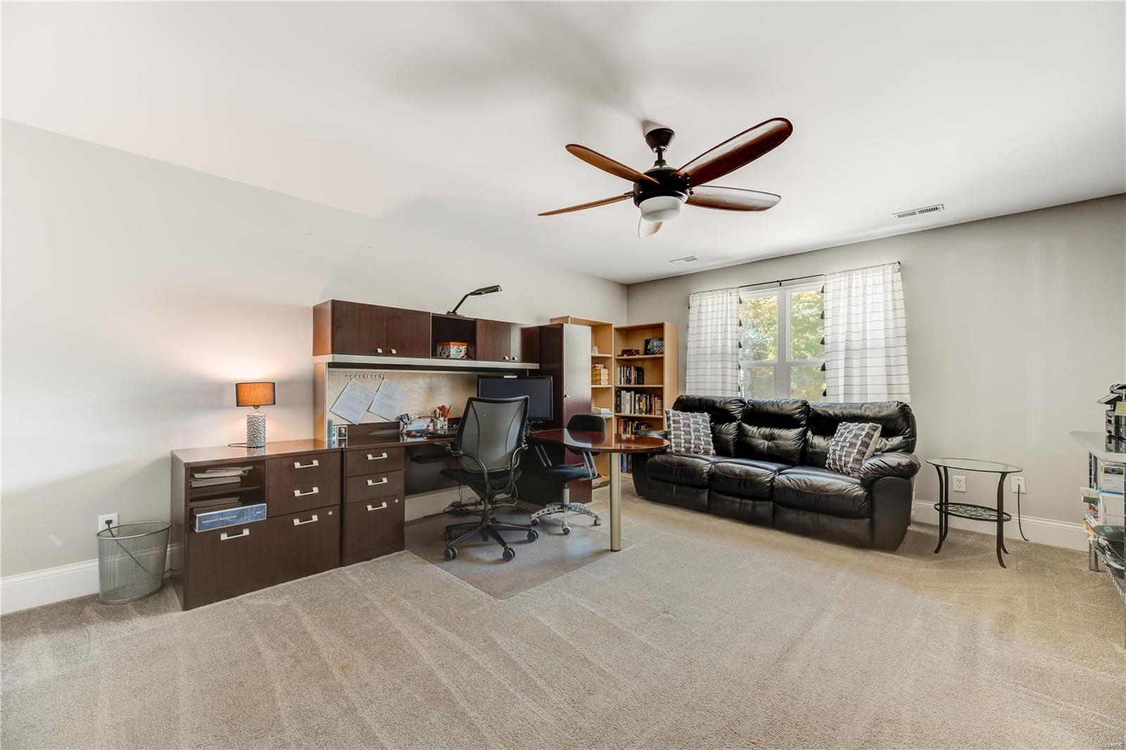 Stonehenge Manor 1 - Residential