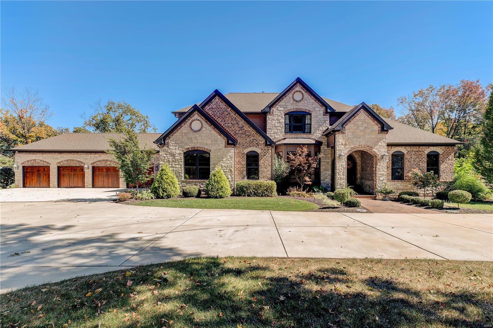 Stonehenge Manor 1 - Residential