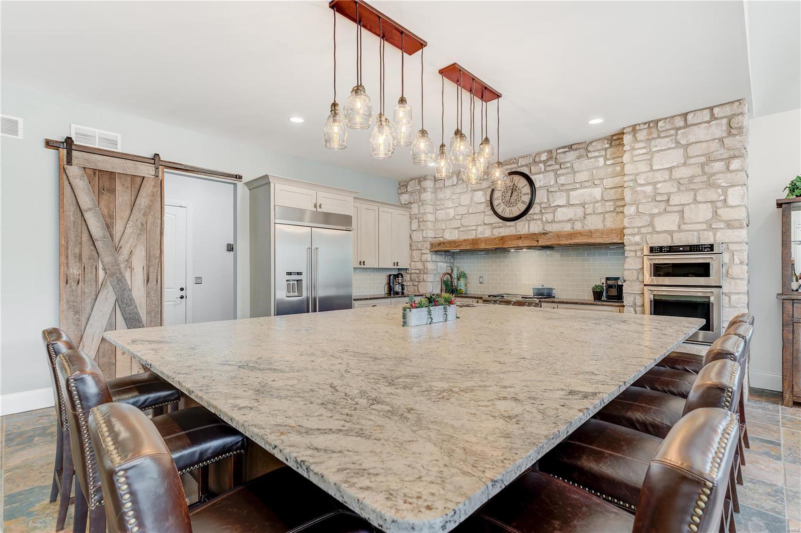 Stonehenge Manor 1 - Residential