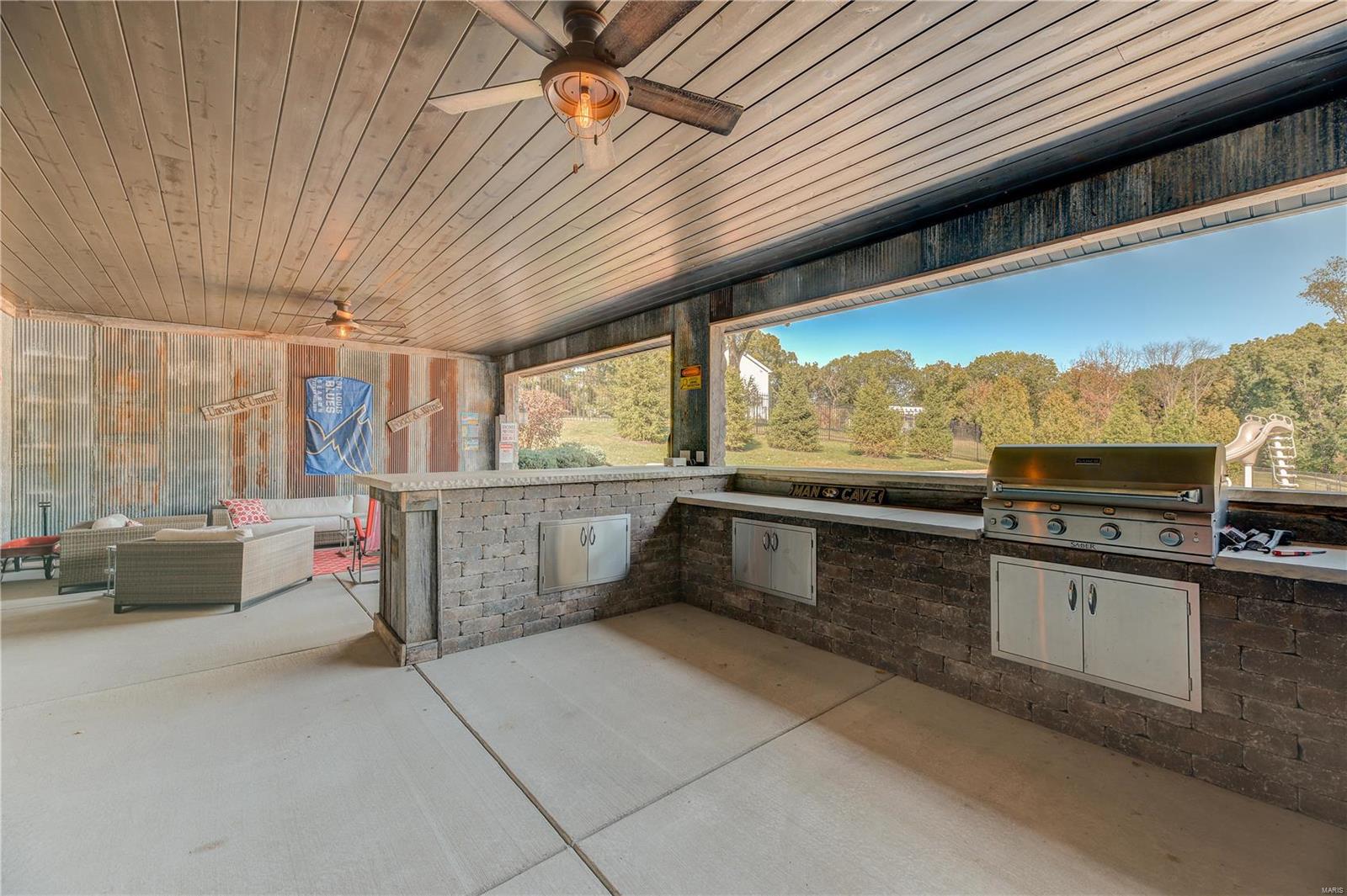 Stonehenge Manor 1 - Residential