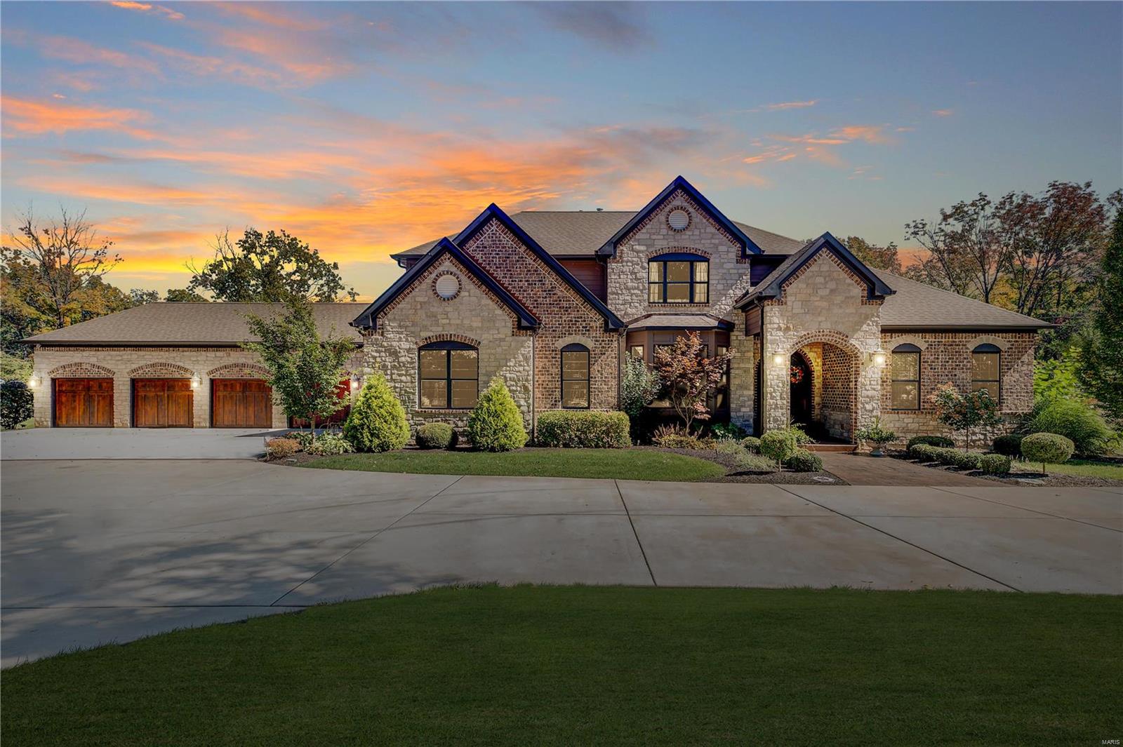 Stonehenge Manor 1 - Residential