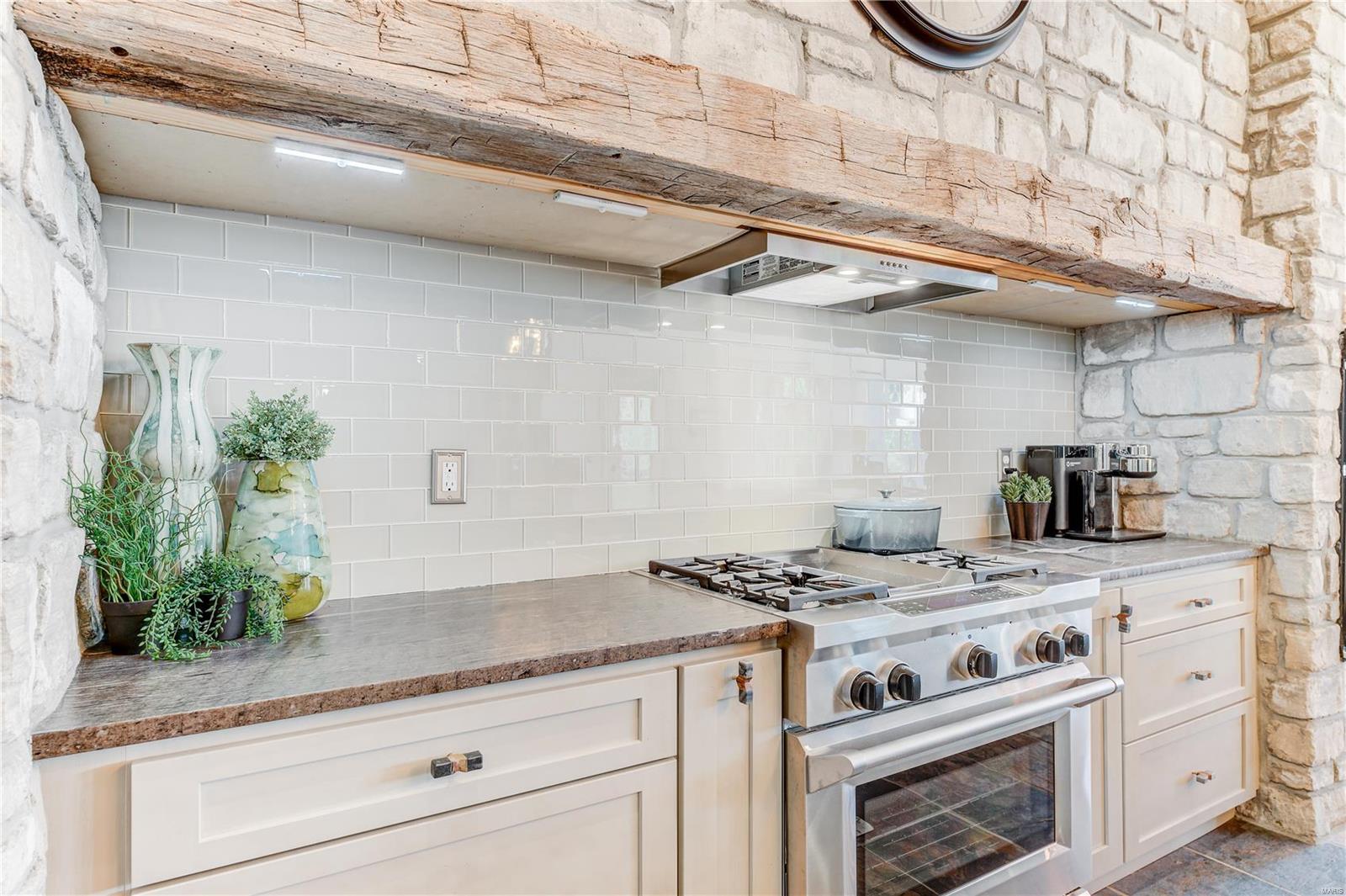 Stonehenge Manor 1 - Residential