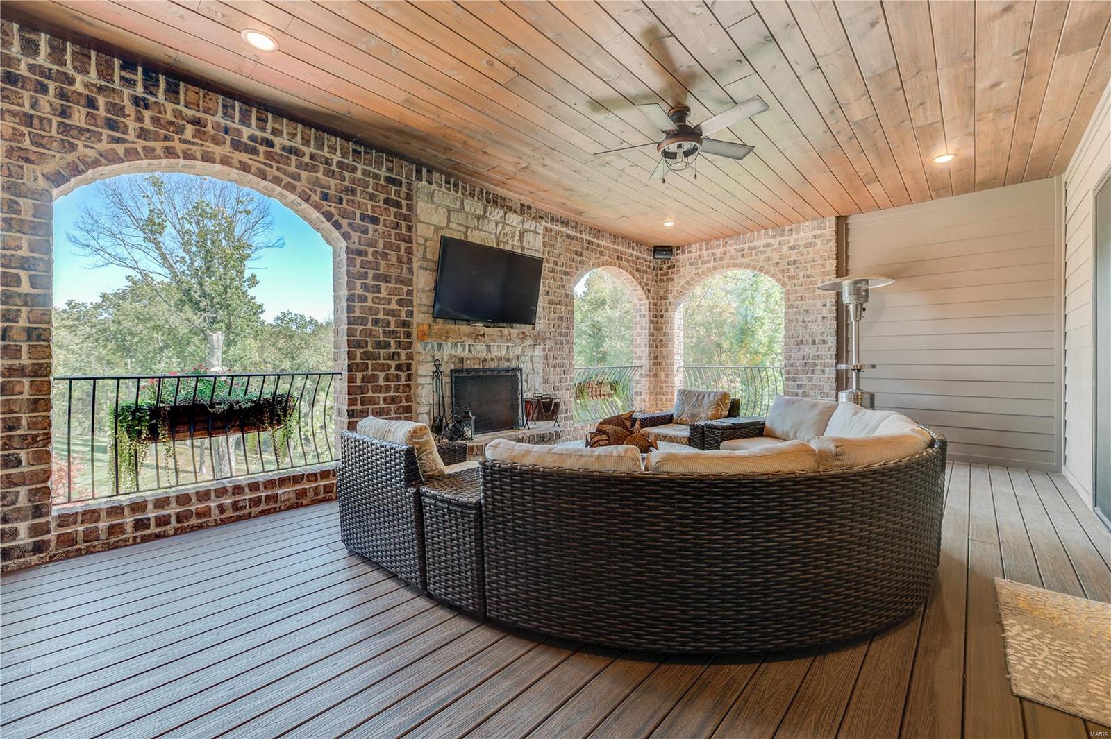 Stonehenge Manor 1 - Residential