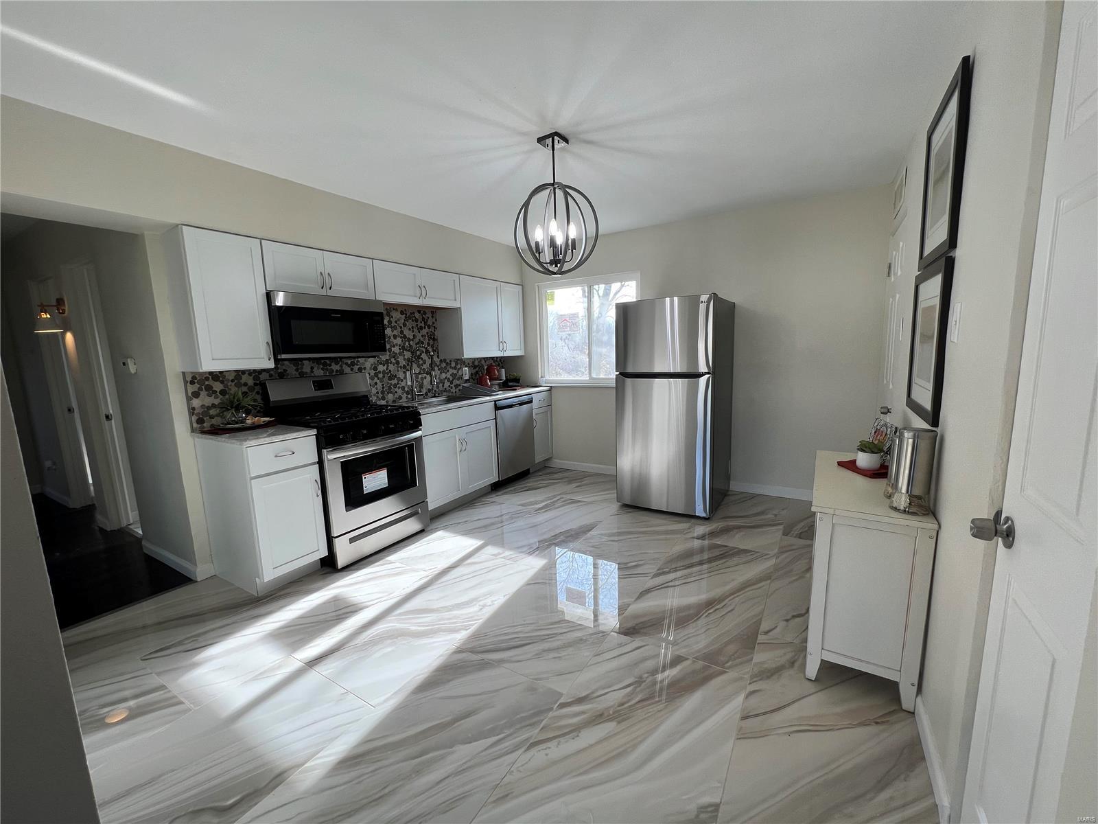Crown Point Manor - Residential