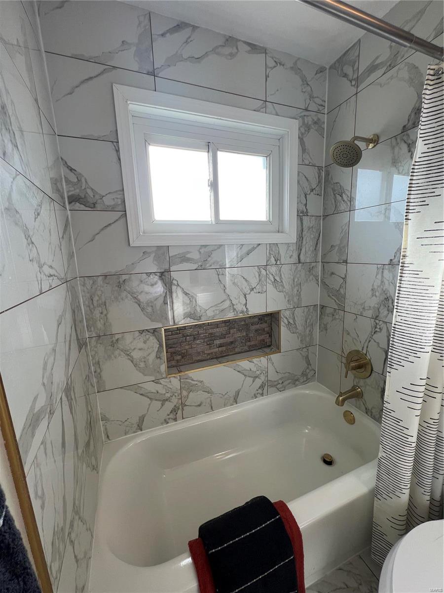 Crown Point Manor - Residential