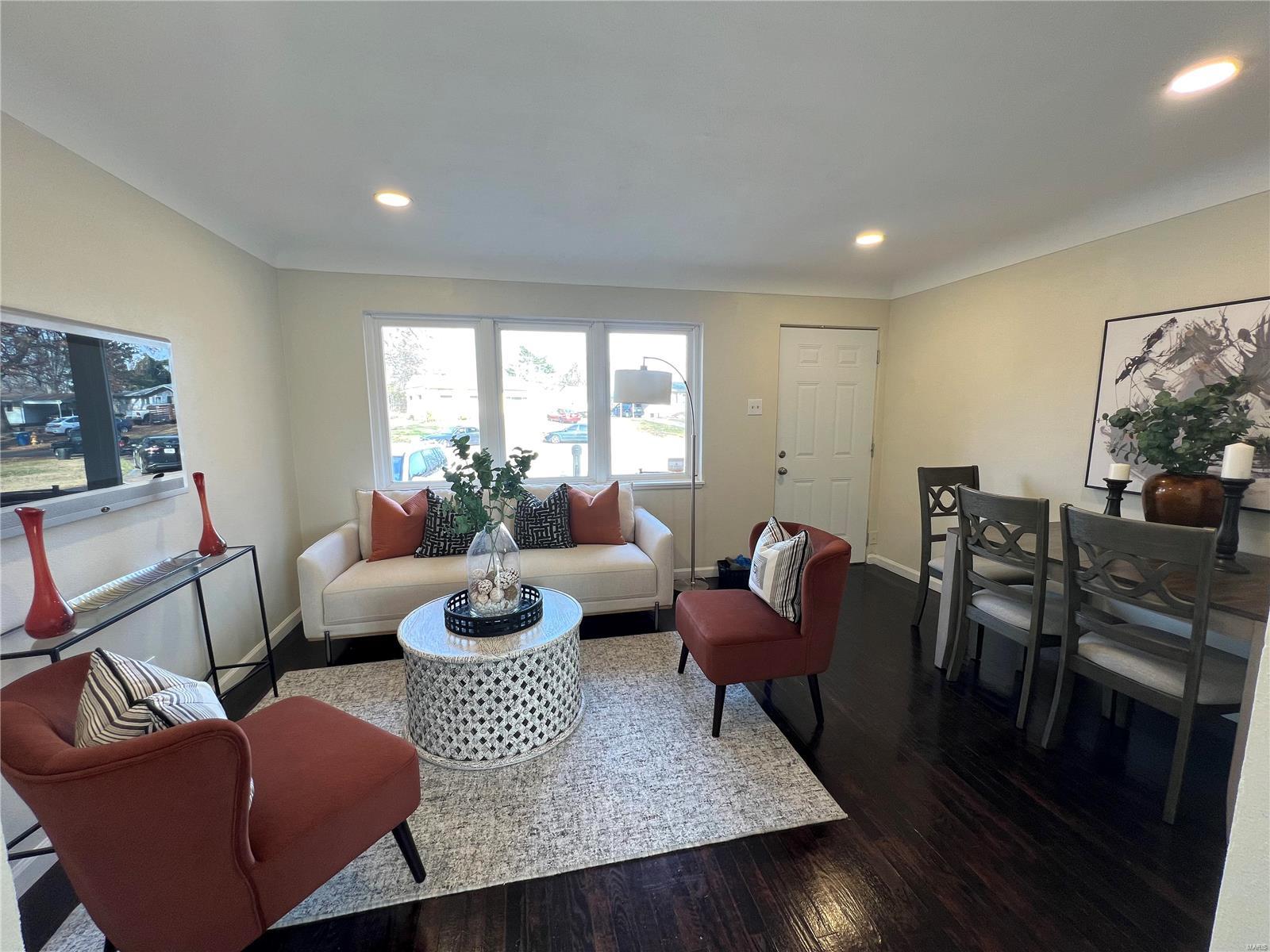 Crown Point Manor - Residential